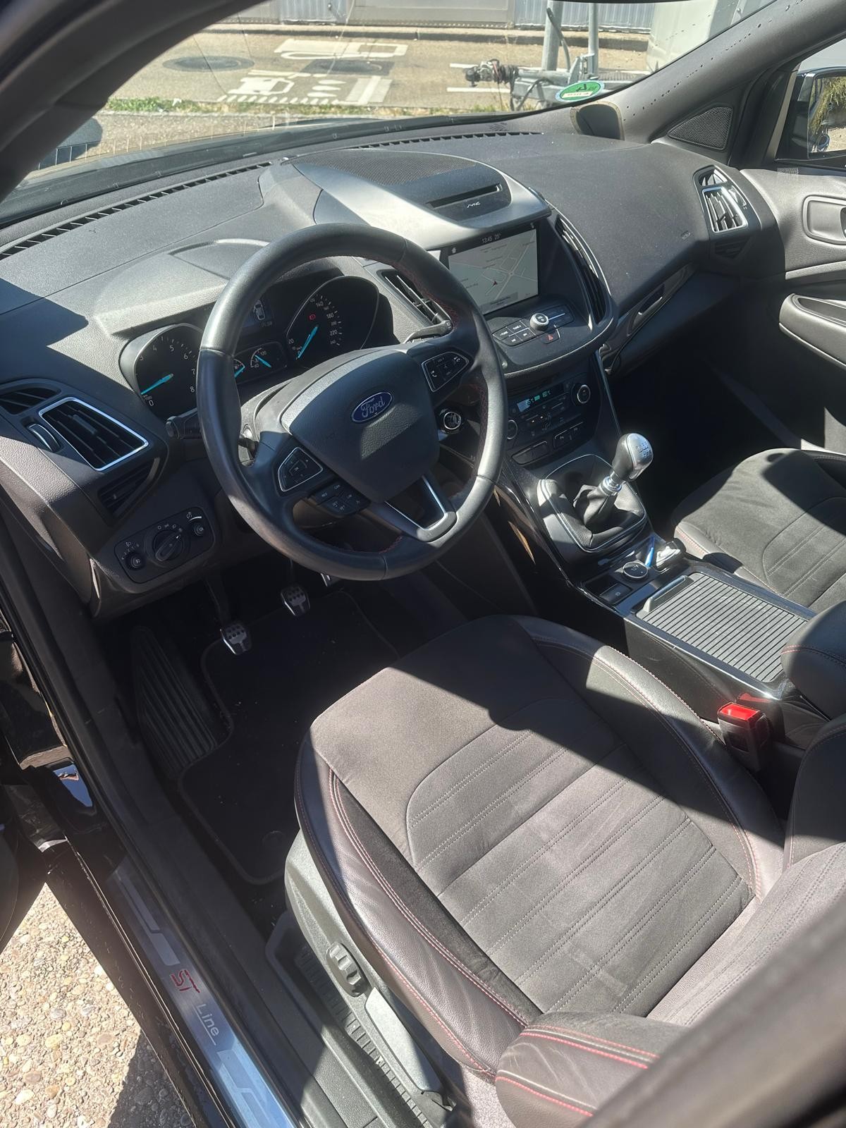FORD Kuga 1.5 SCTi ST Line High 2WD-image-8