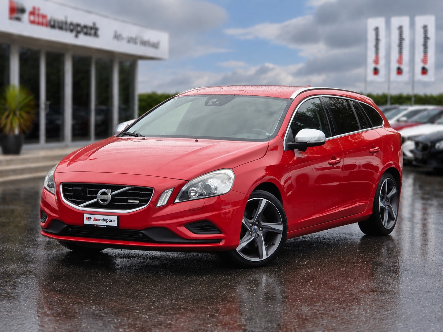 VOLVO V60 T6 AWD R-Design Geartronic * Frisch ab Service * TOP Zustand *-image-0
