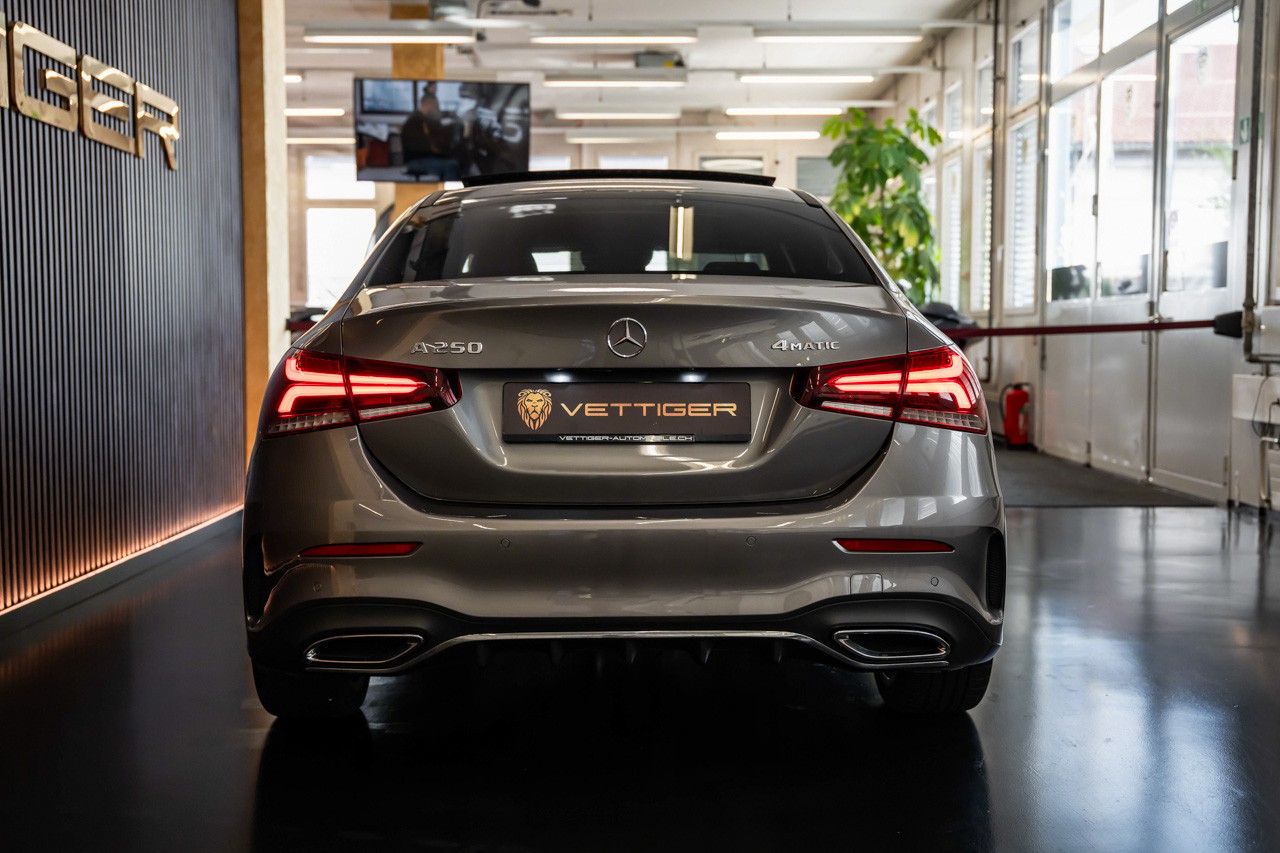 MERCEDES-BENZ A 250 4Matic AMG Line 4Matic 7G-DCT-image-4