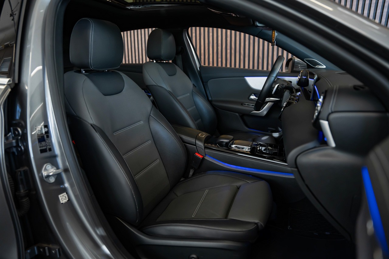 MERCEDES-BENZ A 250 4Matic AMG Line 4Matic 7G-DCT-image-16