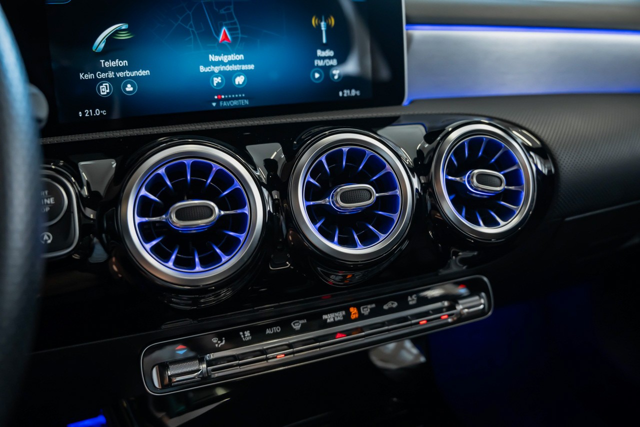MERCEDES-BENZ A 250 4Matic AMG Line 4Matic 7G-DCT-image-27