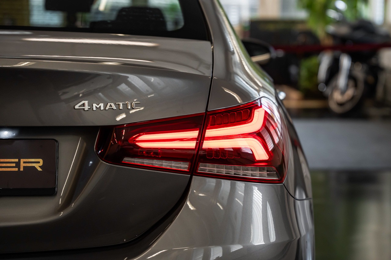 MERCEDES-BENZ A 250 4Matic AMG Line 4Matic 7G-DCT-image-8