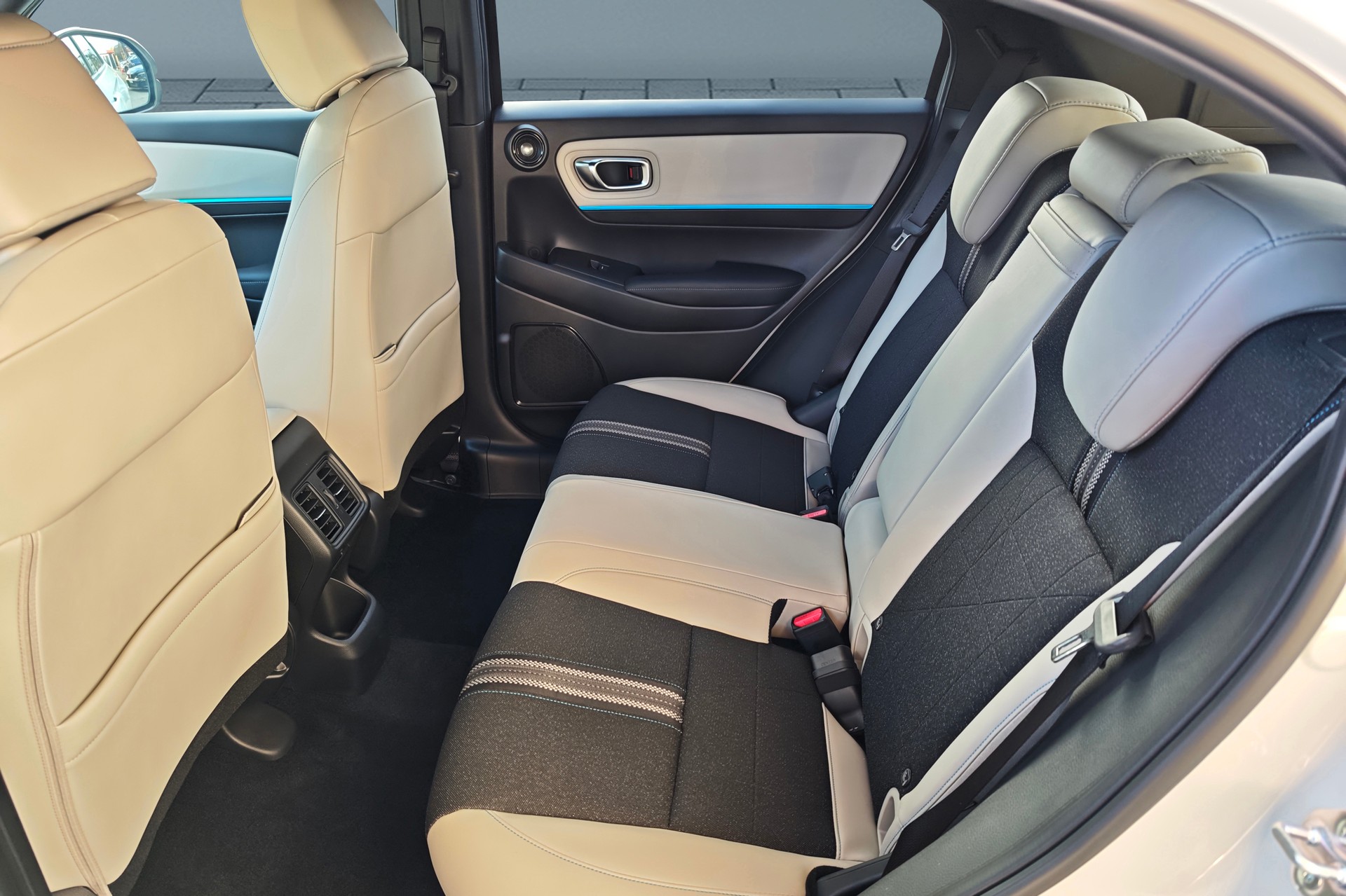 HONDA HR-V 1.5i-MMD Advance Style CVT-image-11