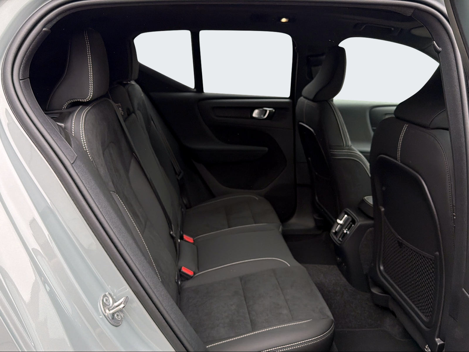 VOLVO EX40 Twin Black Edition AWD-image-12