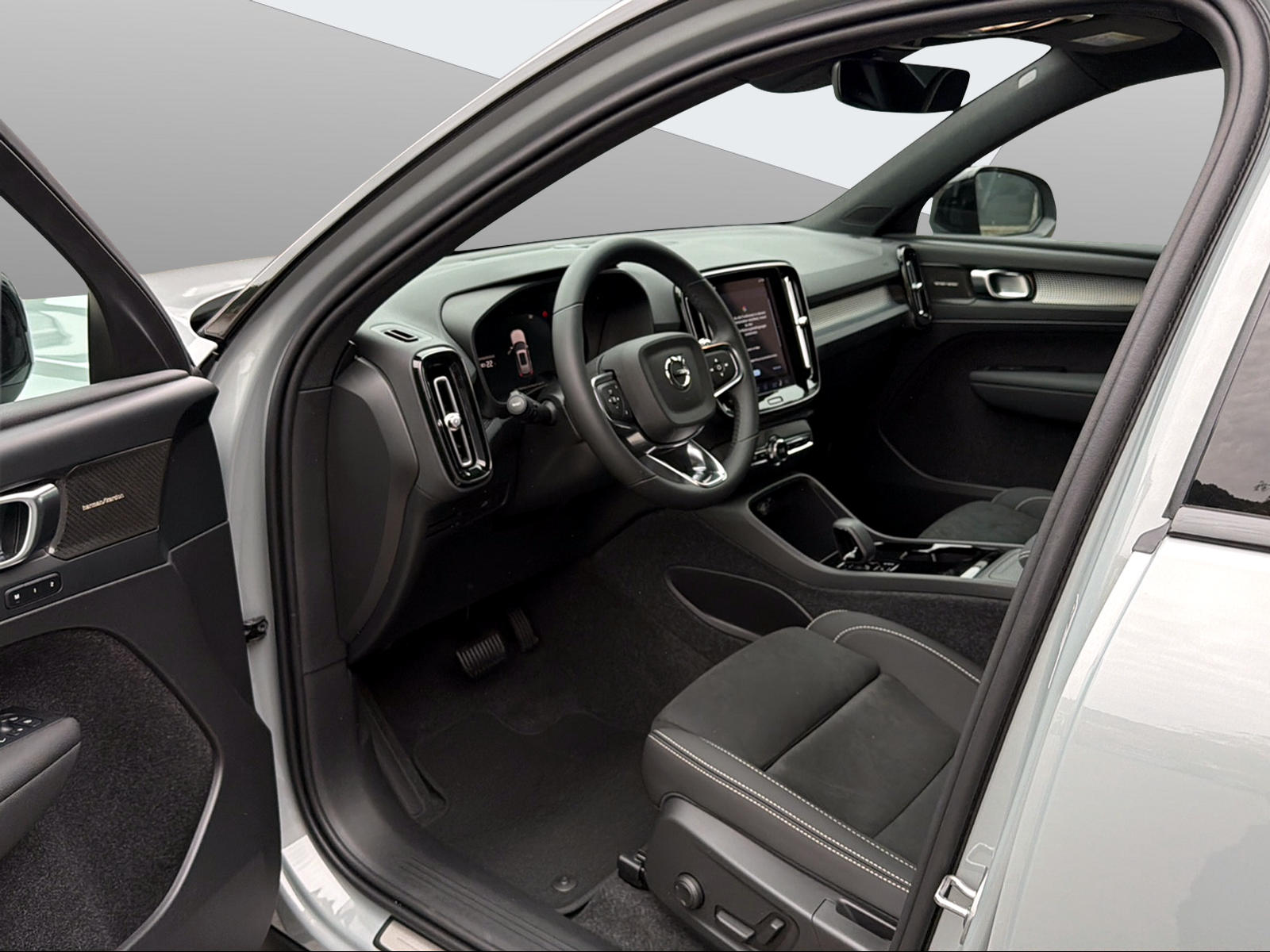 VOLVO EX40 Twin Black Edition AWD-image-10