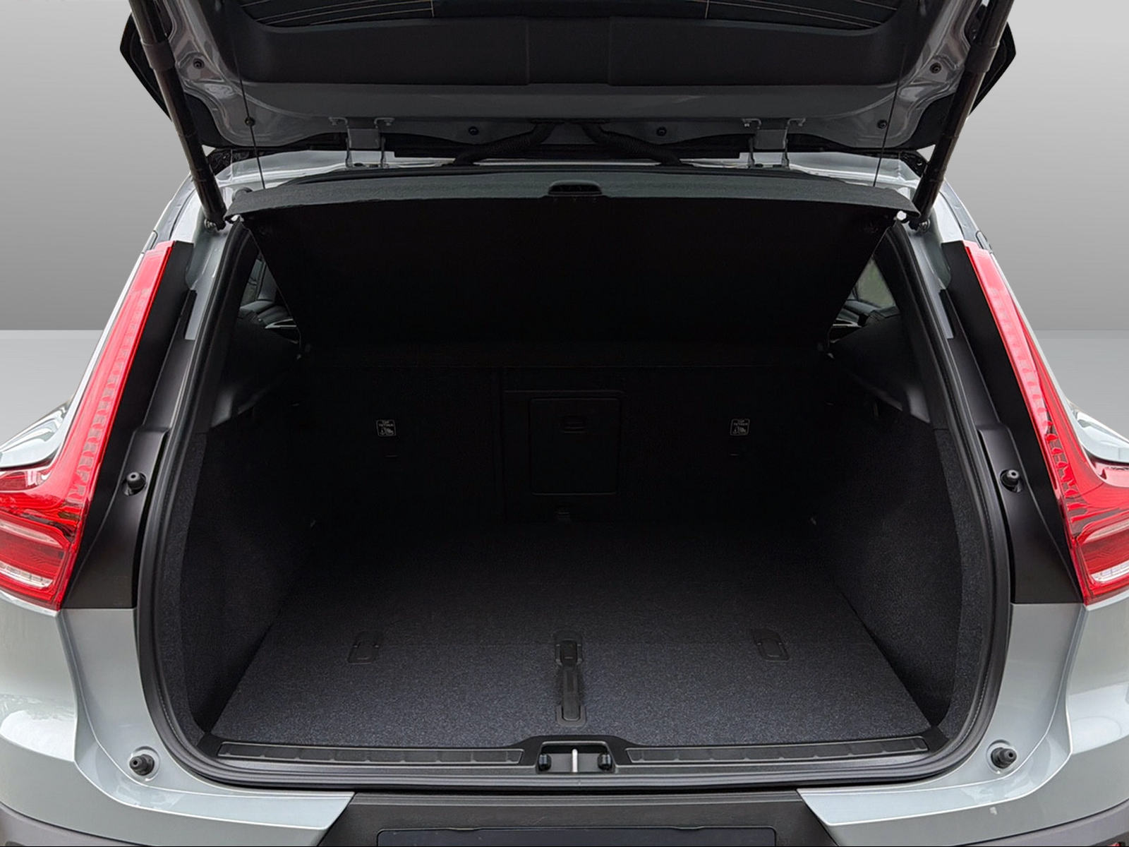 VOLVO EX40 Twin Black Edition AWD-image-9