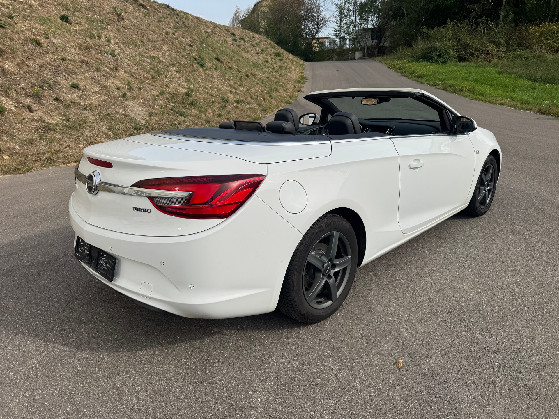 OPEL Cascada 1.6i 16V Automat-image-4