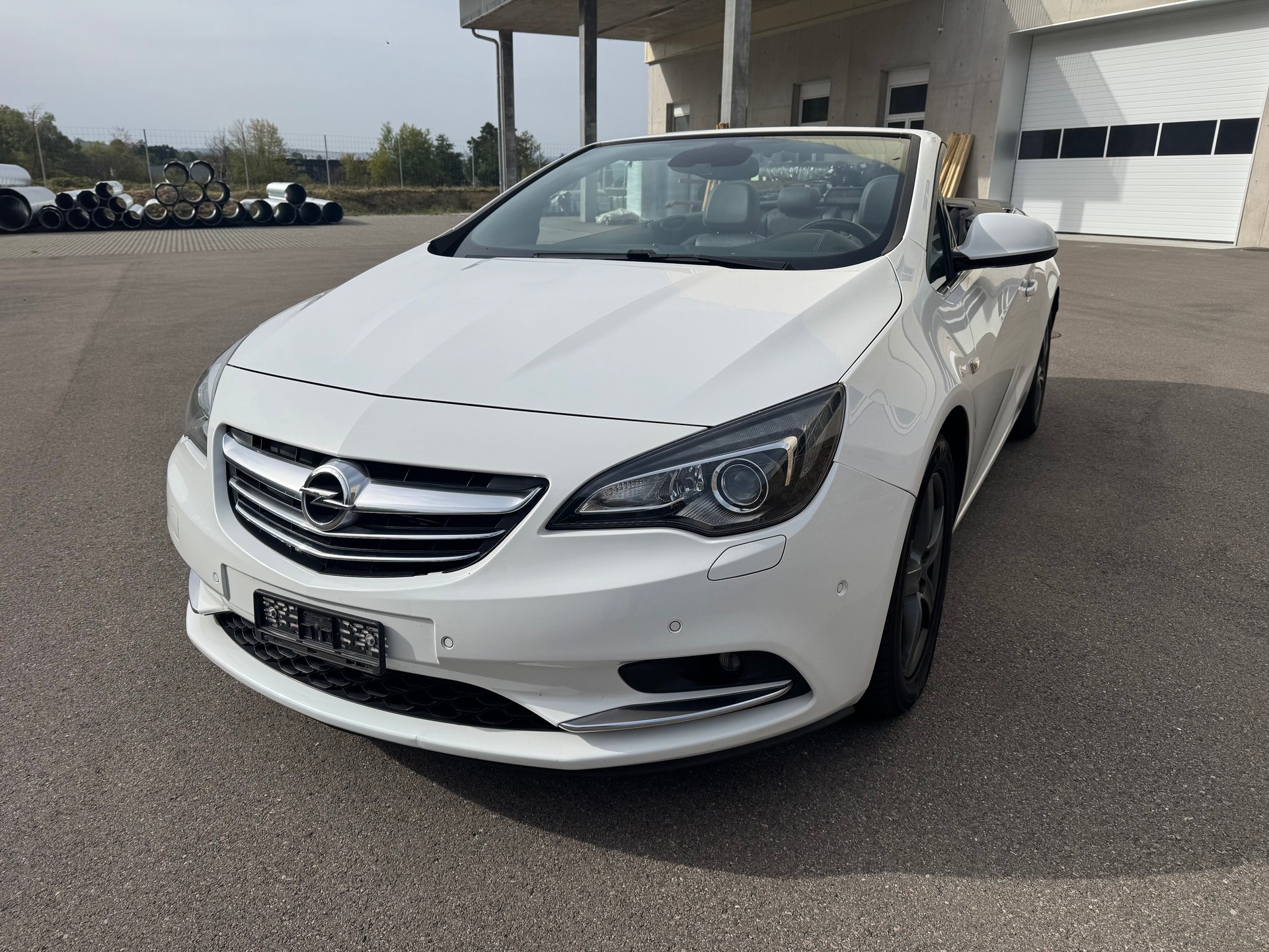 OPEL Cascada 1.6i 16V Automat-image-0