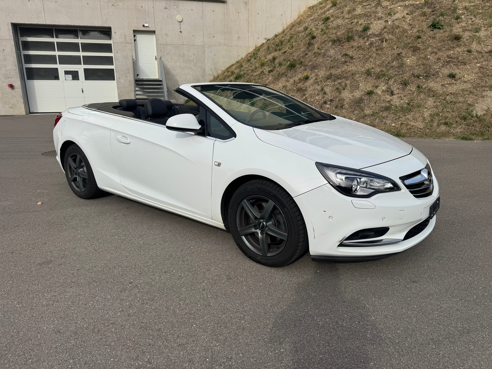 OPEL Cascada 1.6i 16V Automat-image-6