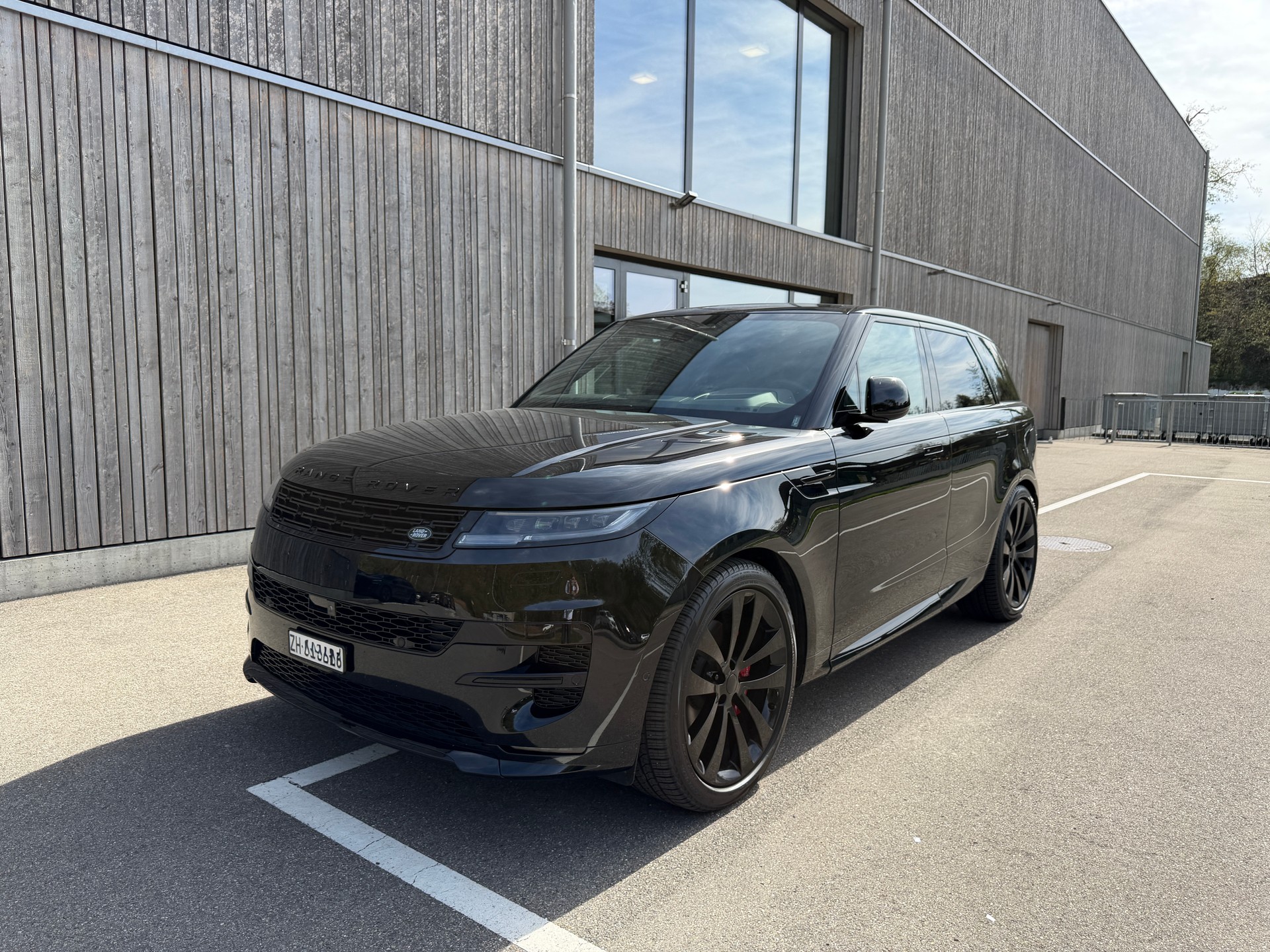 LAND ROVER 3.0 TD6 350 First Edition-image-0