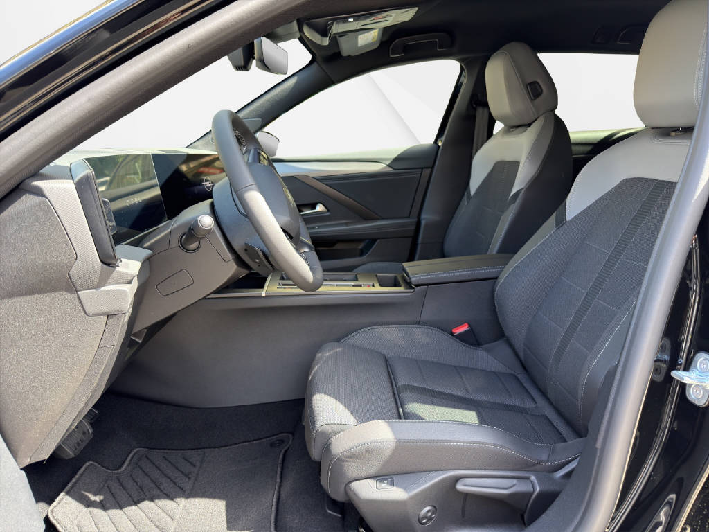 OPEL Astra Sports Tourer 1.2 T Hybrid GS-image-4