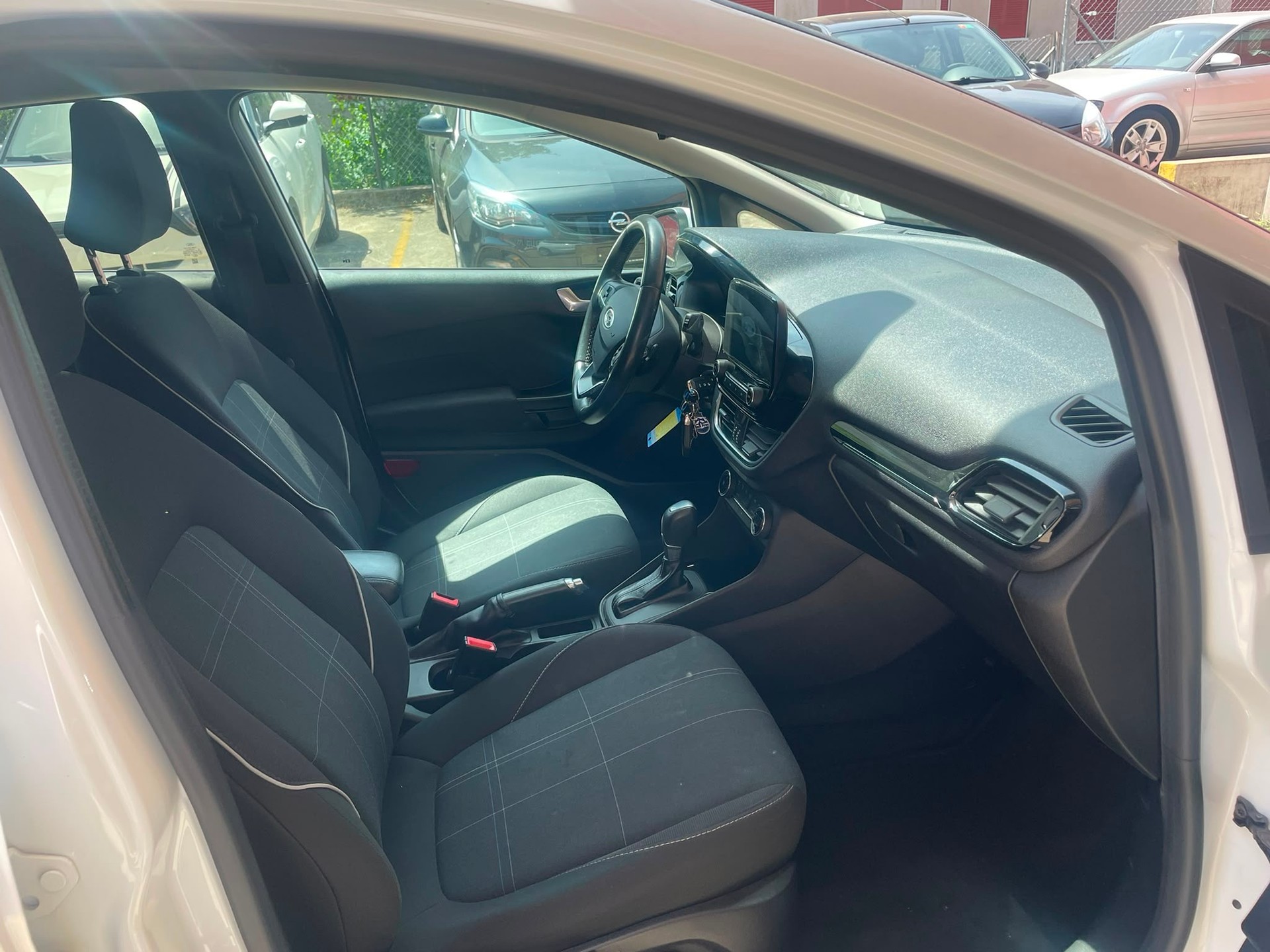 KGM-SsangYong Tivoli 1.6 e-XGi Quartz 2WD-image-8