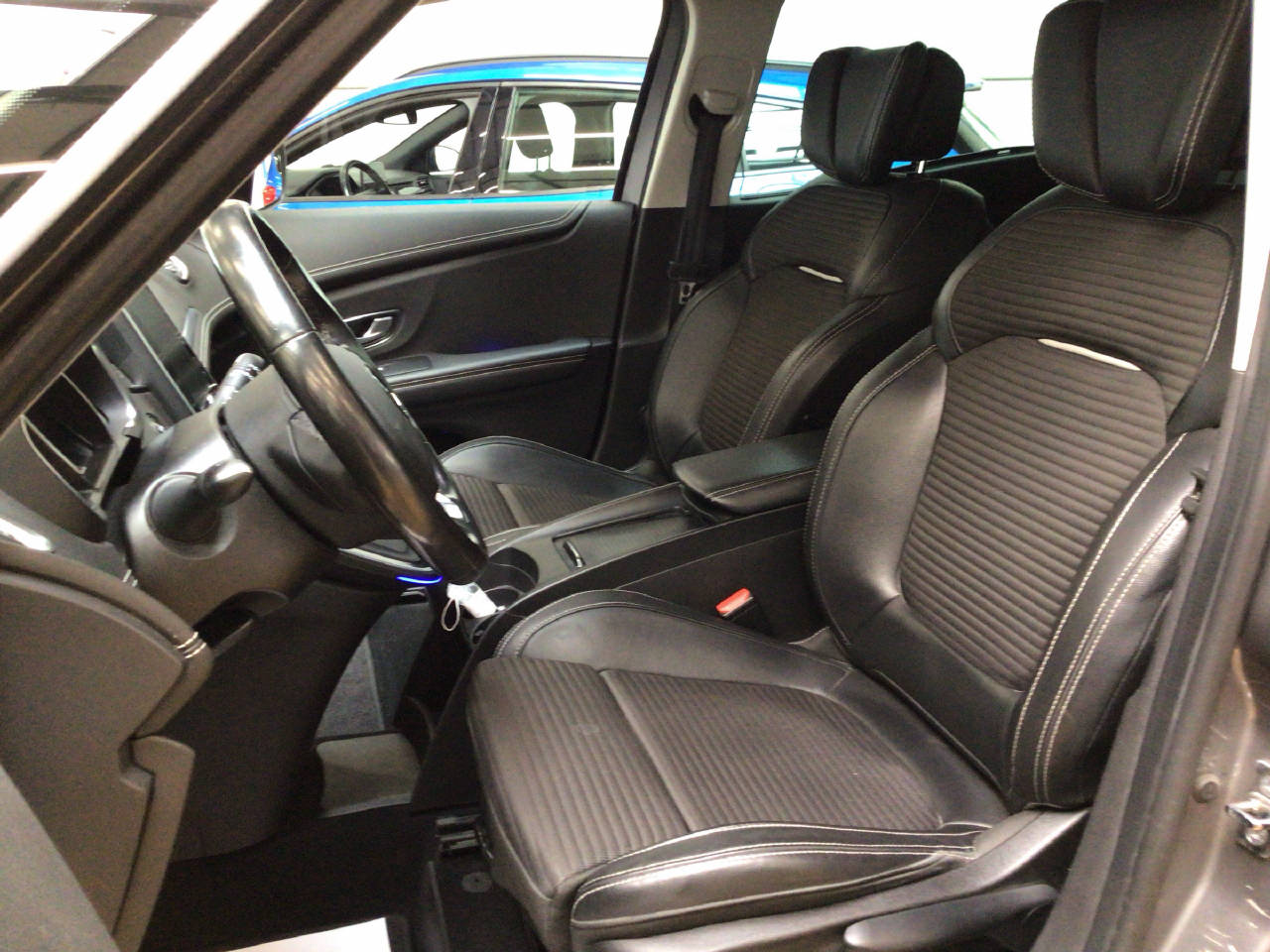 RENAULT Grand Scénic 1.6 dCi 160 PS Bose-image-4