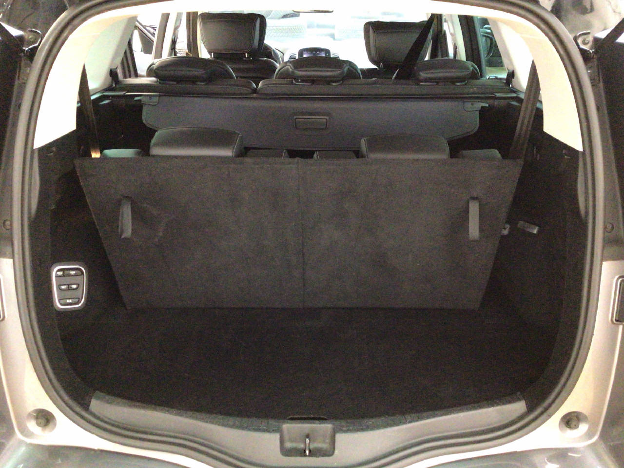 RENAULT Grand Scénic 1.6 dCi 160 PS Bose-image-7