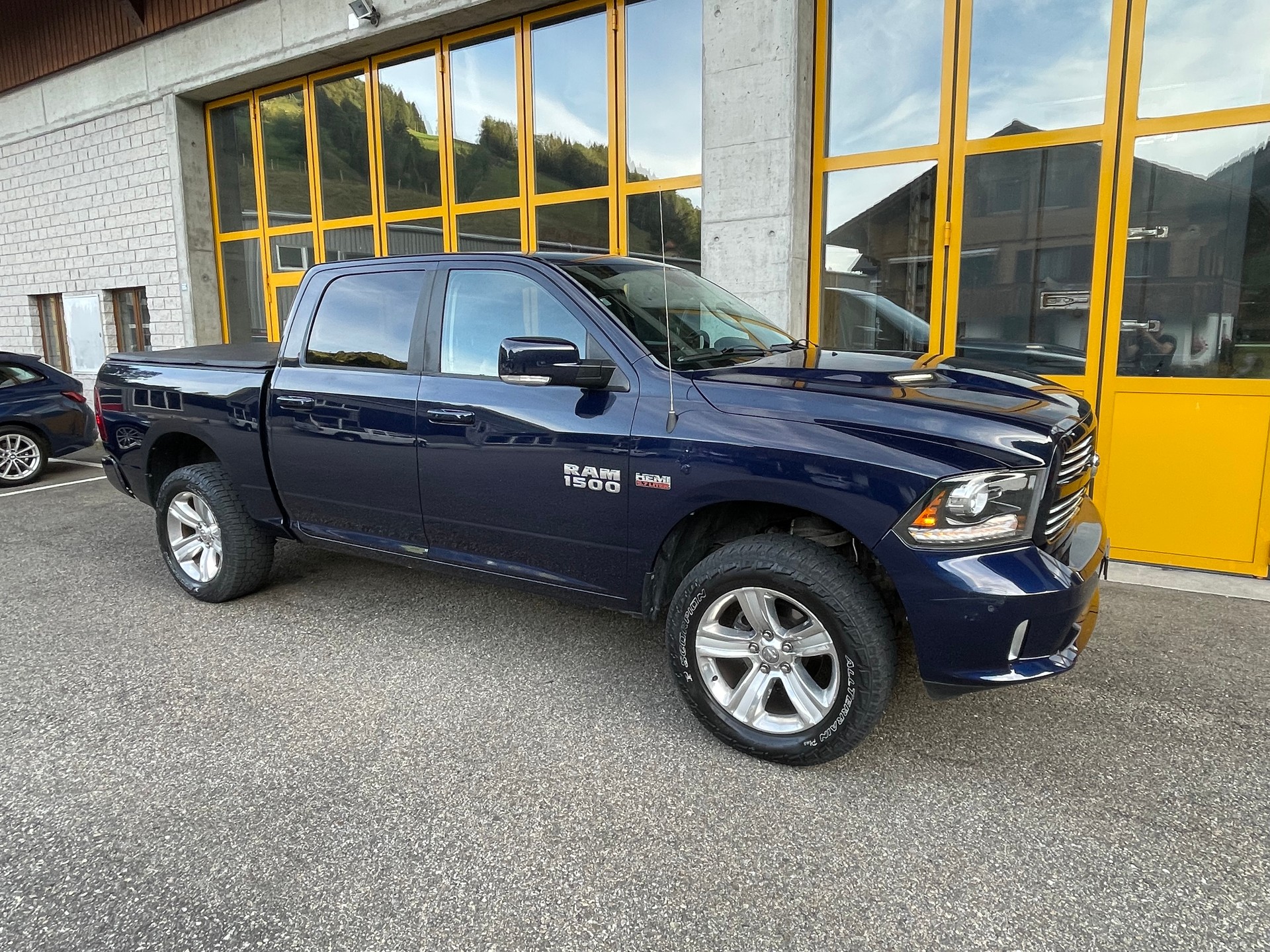 DODGE 1500 5.7 V8 Hemi 4x4-image-6