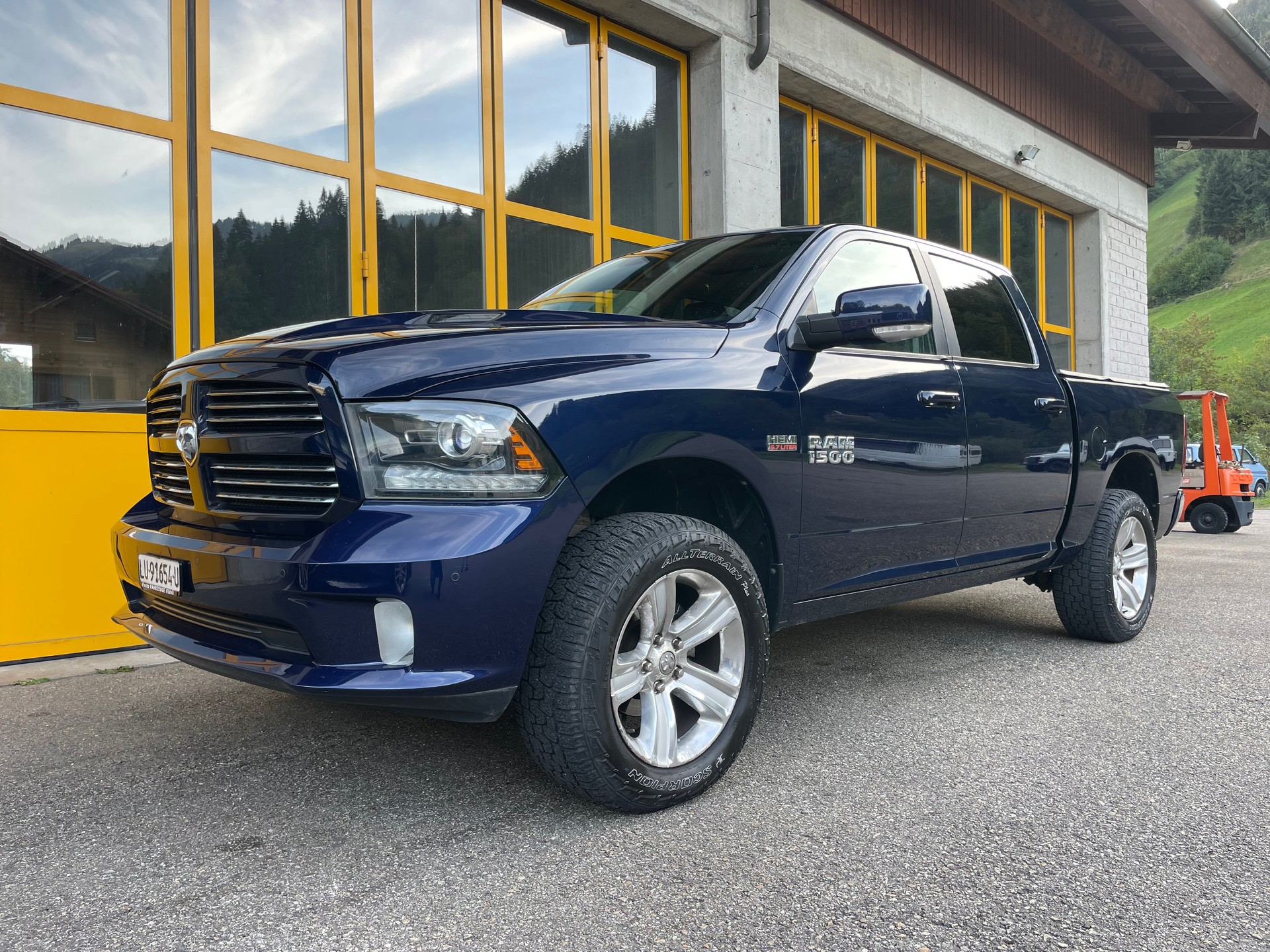 DODGE 1500 5.7 V8 Hemi 4x4-image-0