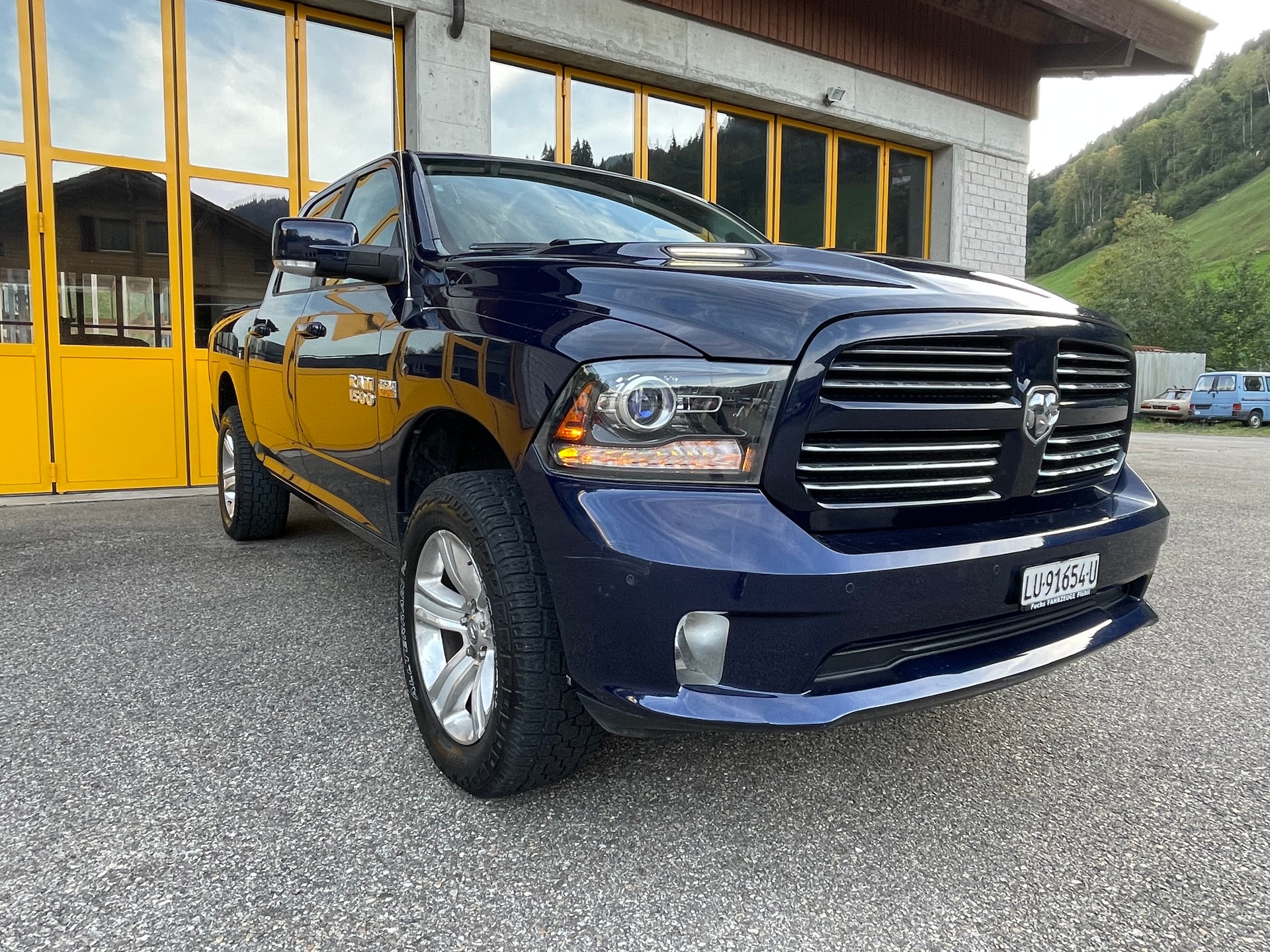 DODGE 1500 5.7 V8 Hemi 4x4-image-7