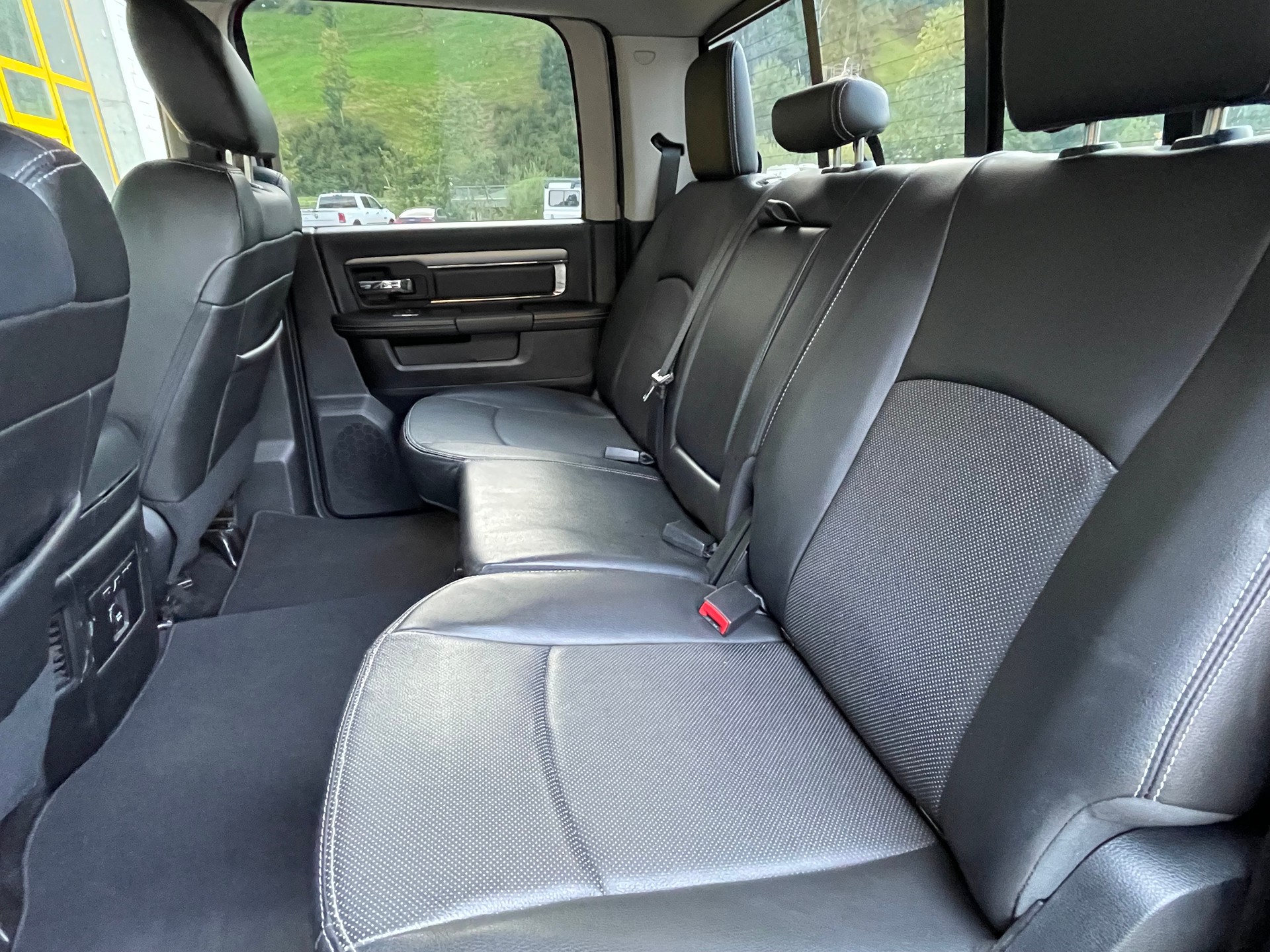 DODGE 1500 5.7 V8 Hemi 4x4-image-14