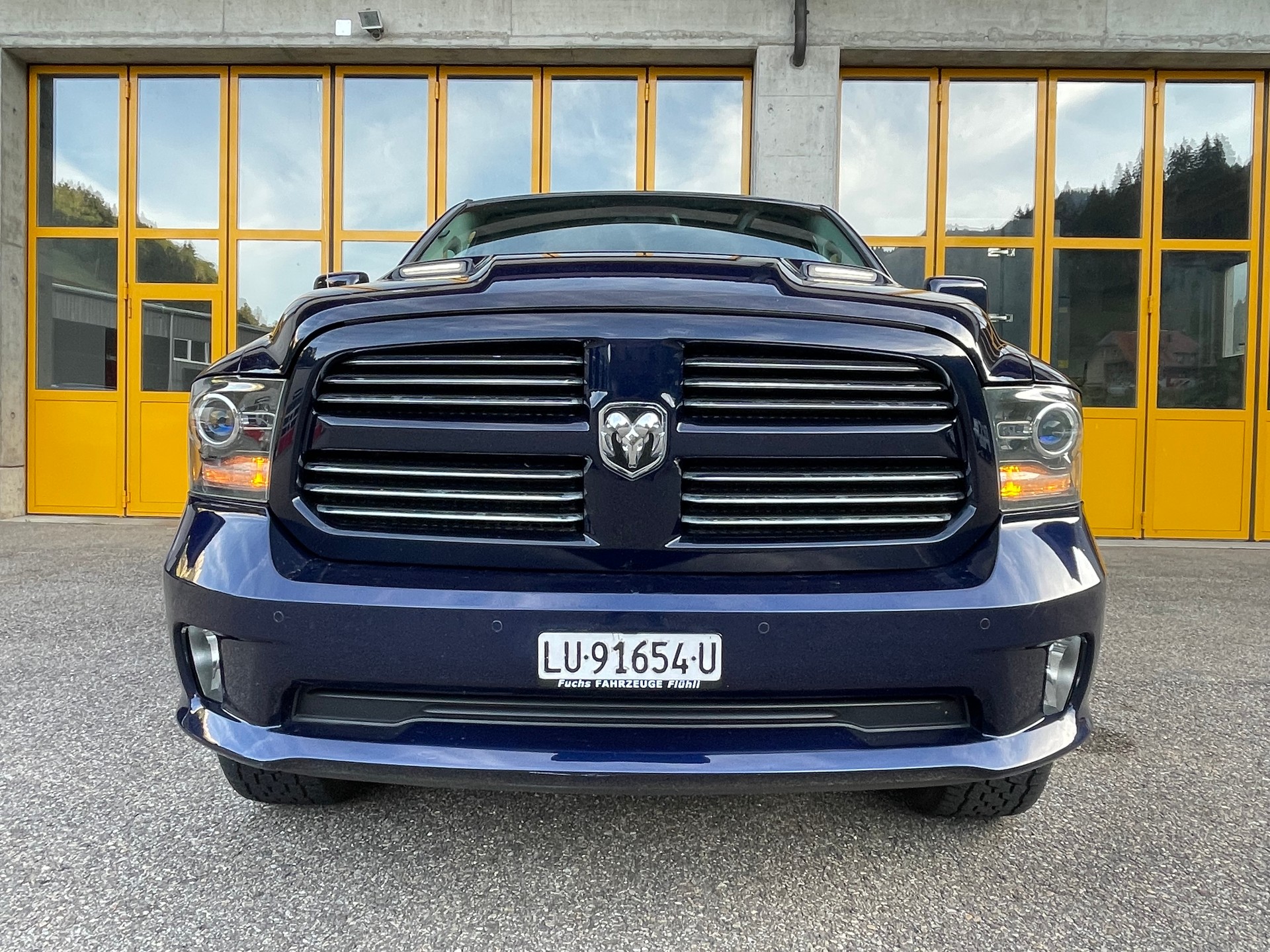 DODGE 1500 5.7 V8 Hemi 4x4-image-8