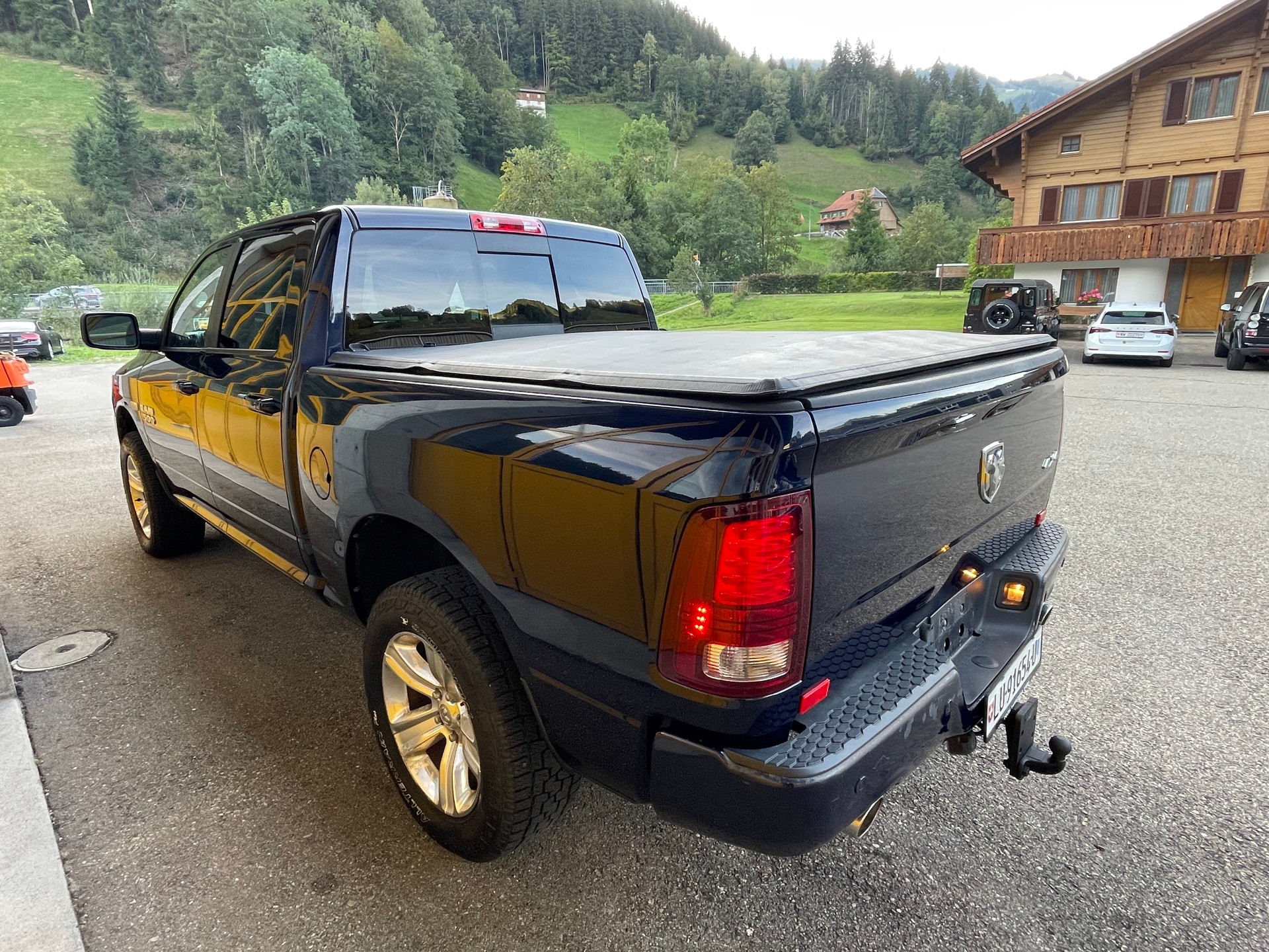 DODGE 1500 5.7 V8 Hemi 4x4-image-4