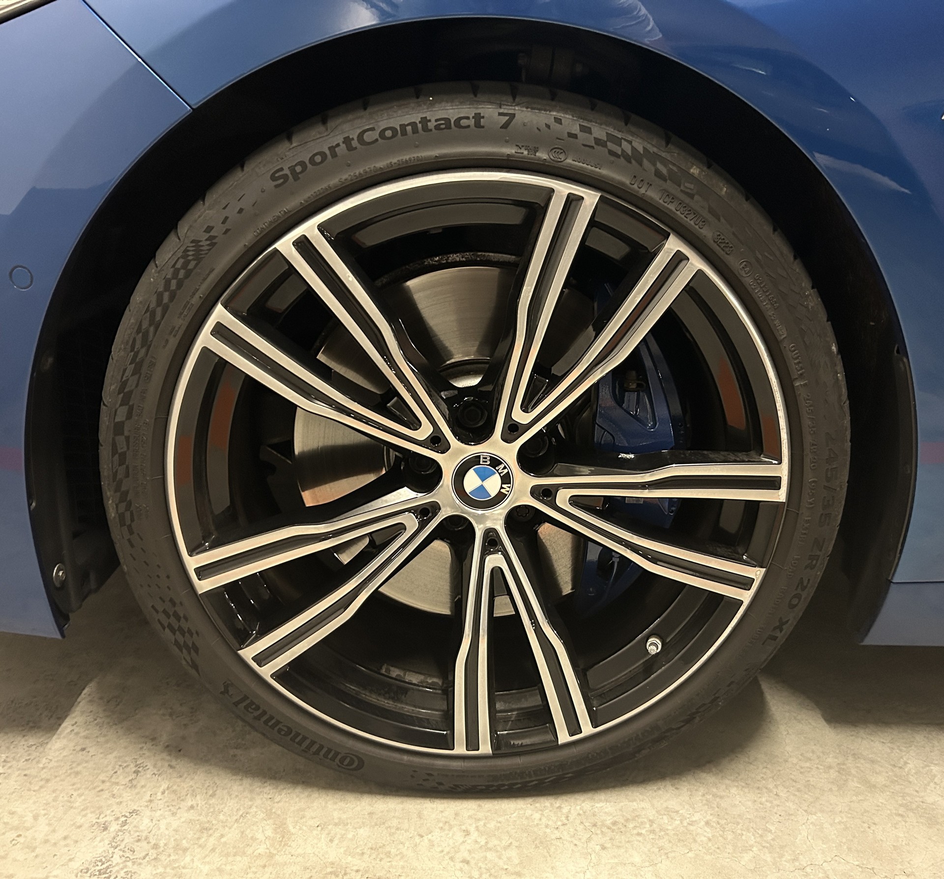 BMW 840i xDrive-image-14