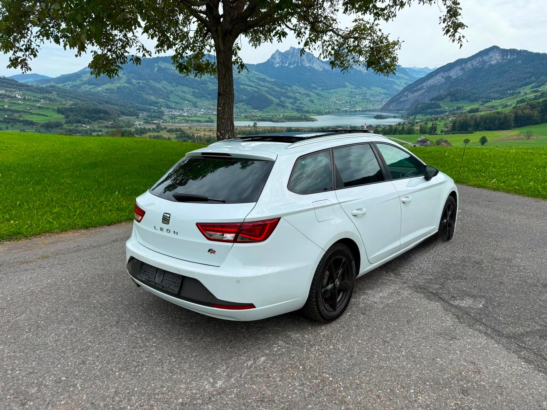 SEAT Leon ST 1.8 TSI FR DSG-image-3
