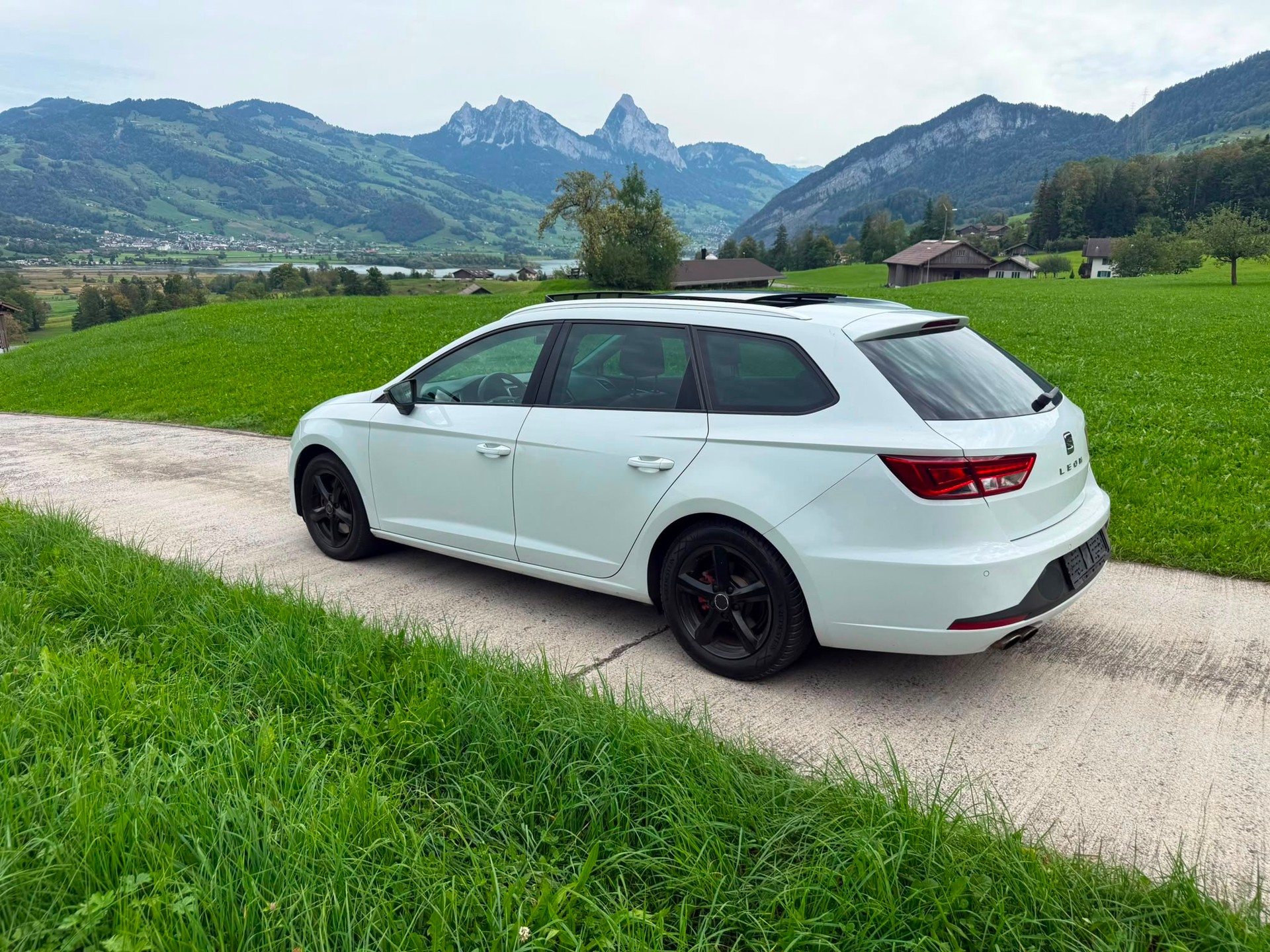 SEAT Leon ST 1.8 TSI FR DSG-image-2
