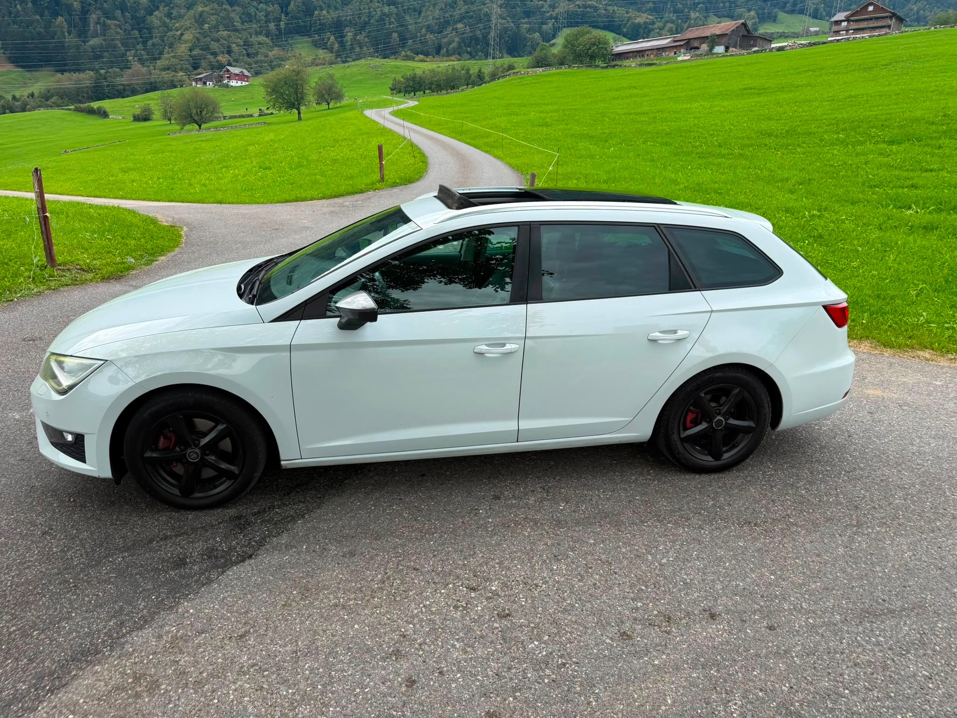 SEAT Leon ST 1.8 TSI FR DSG-image-1