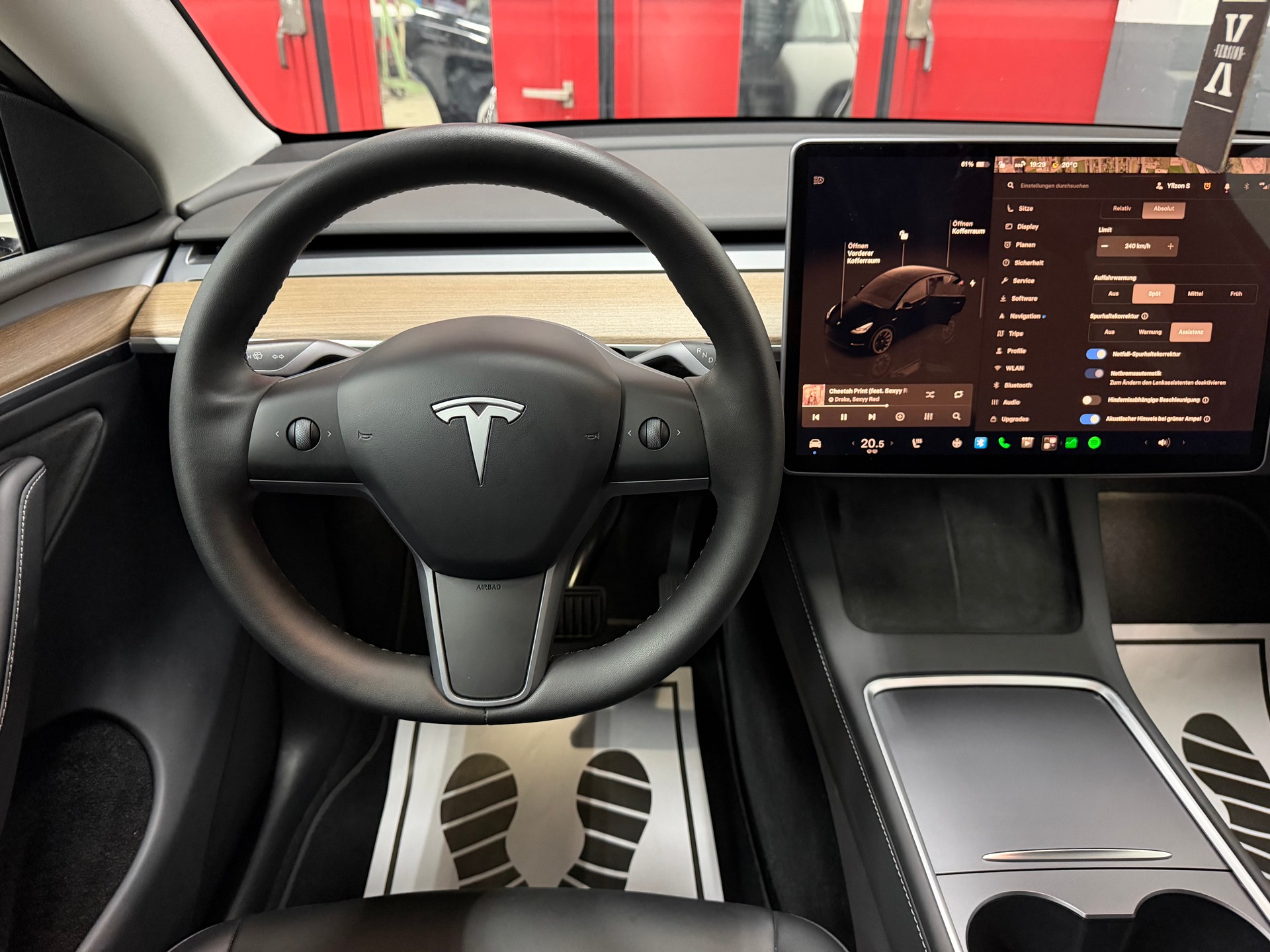 TESLA Model Y Long Range //NEU AB MFK!-image-12