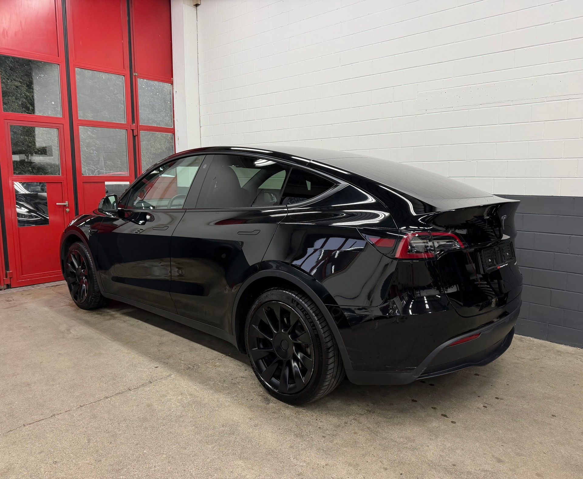 TESLA Model Y Long Range //NEU AB MFK!-image-5