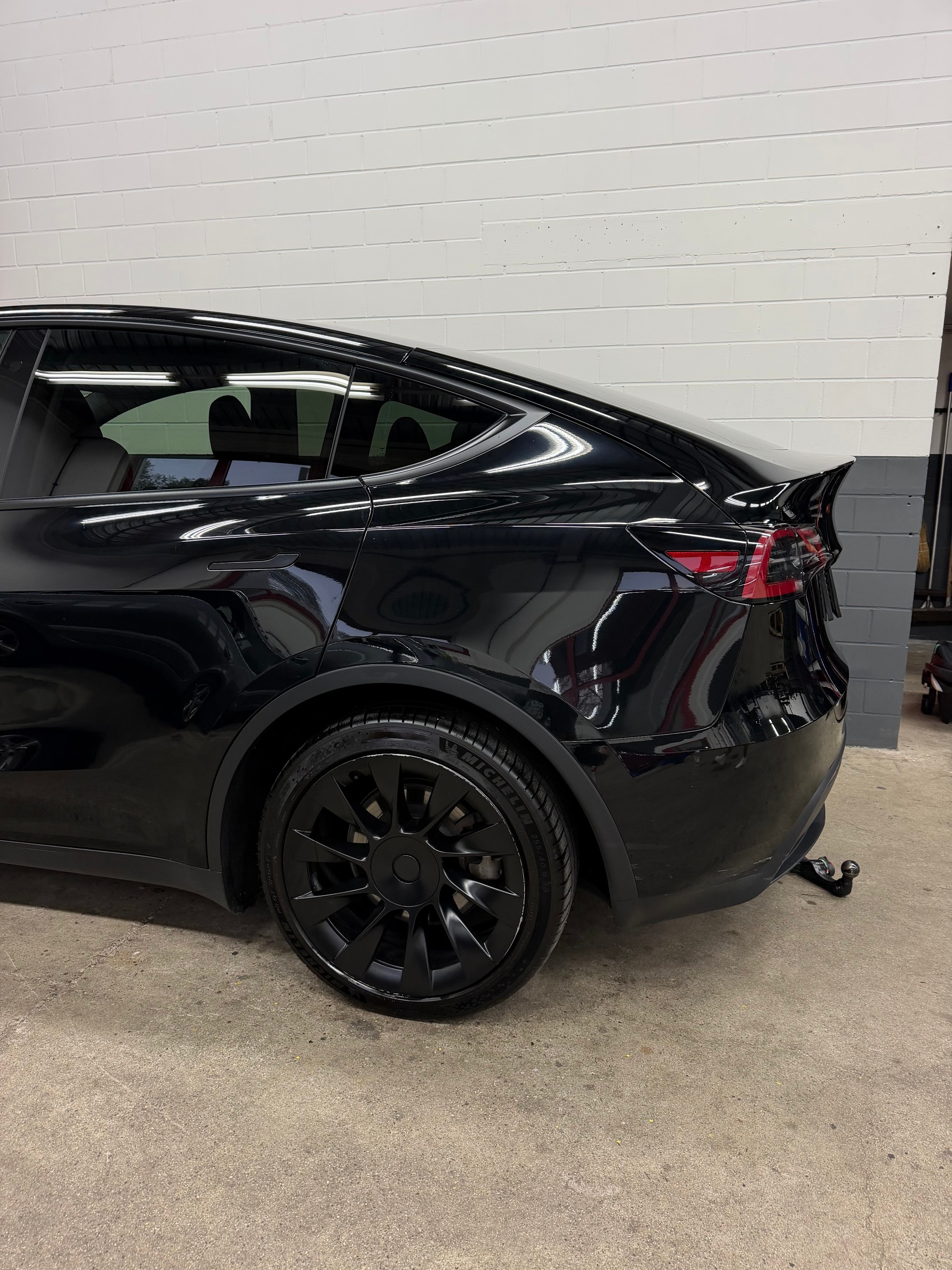 TESLA Model Y Long Range //NEU AB MFK!-image-8