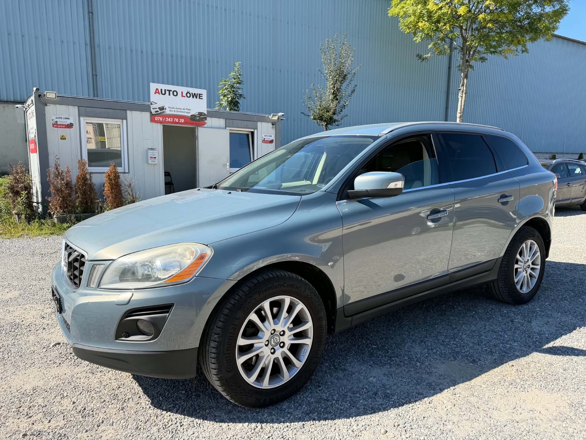 VOLVO XC60 2.4D AWD Momentum Geartronic-image-14