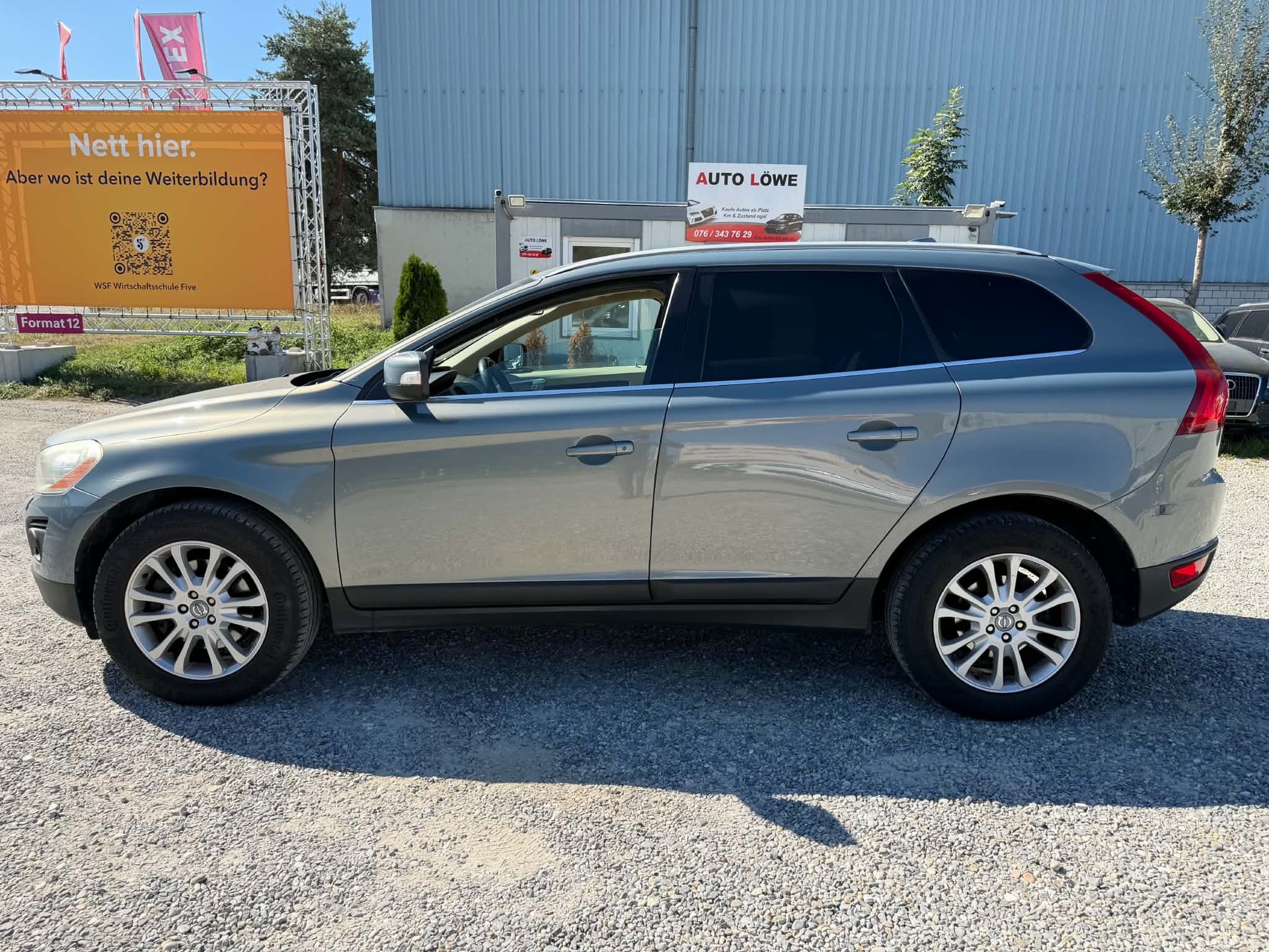 VOLVO XC60 2.4D AWD Momentum Geartronic-image-6