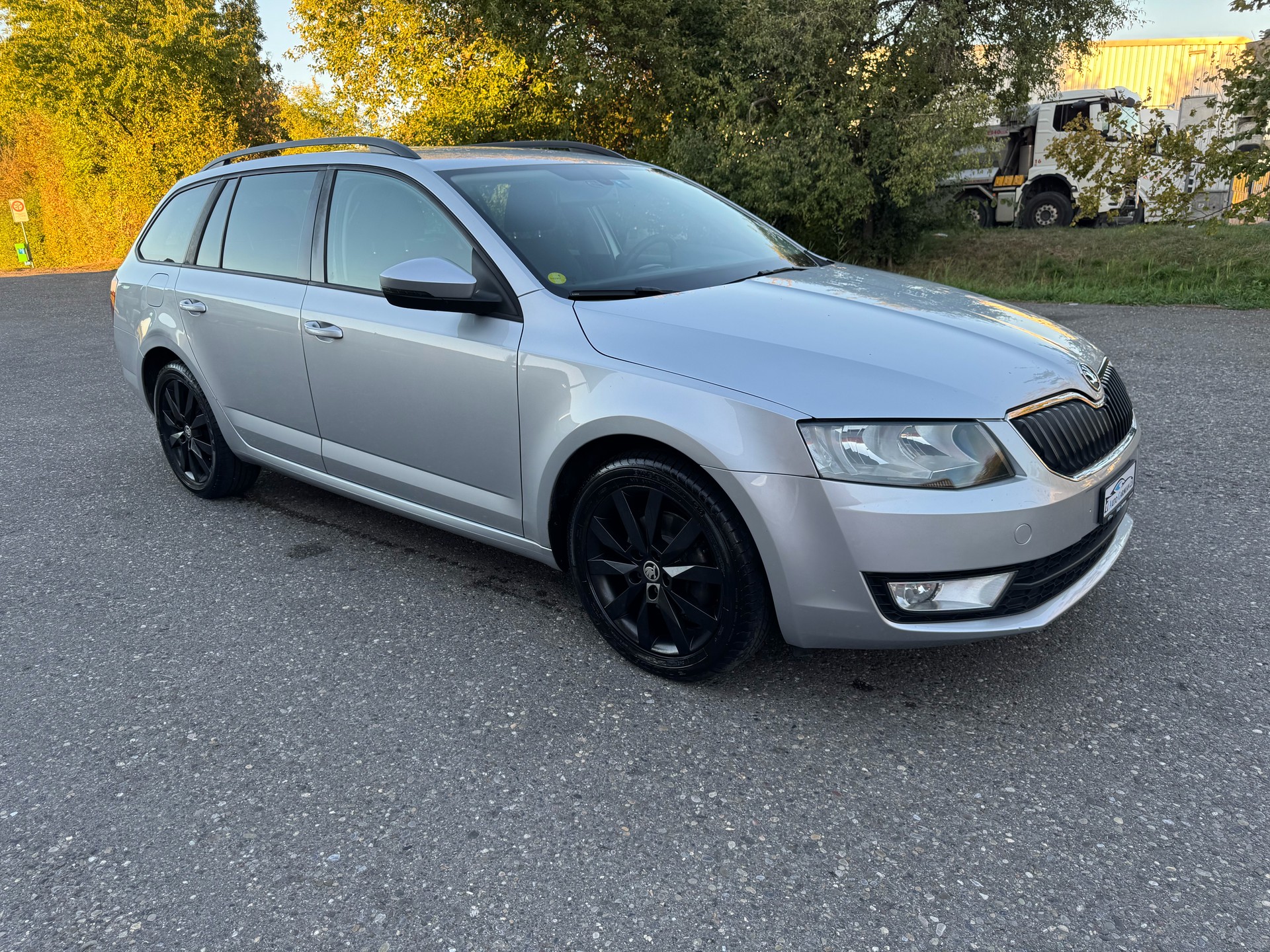 SKODA Octavia Combi 1.6 TDI Ambition DSG-image-1