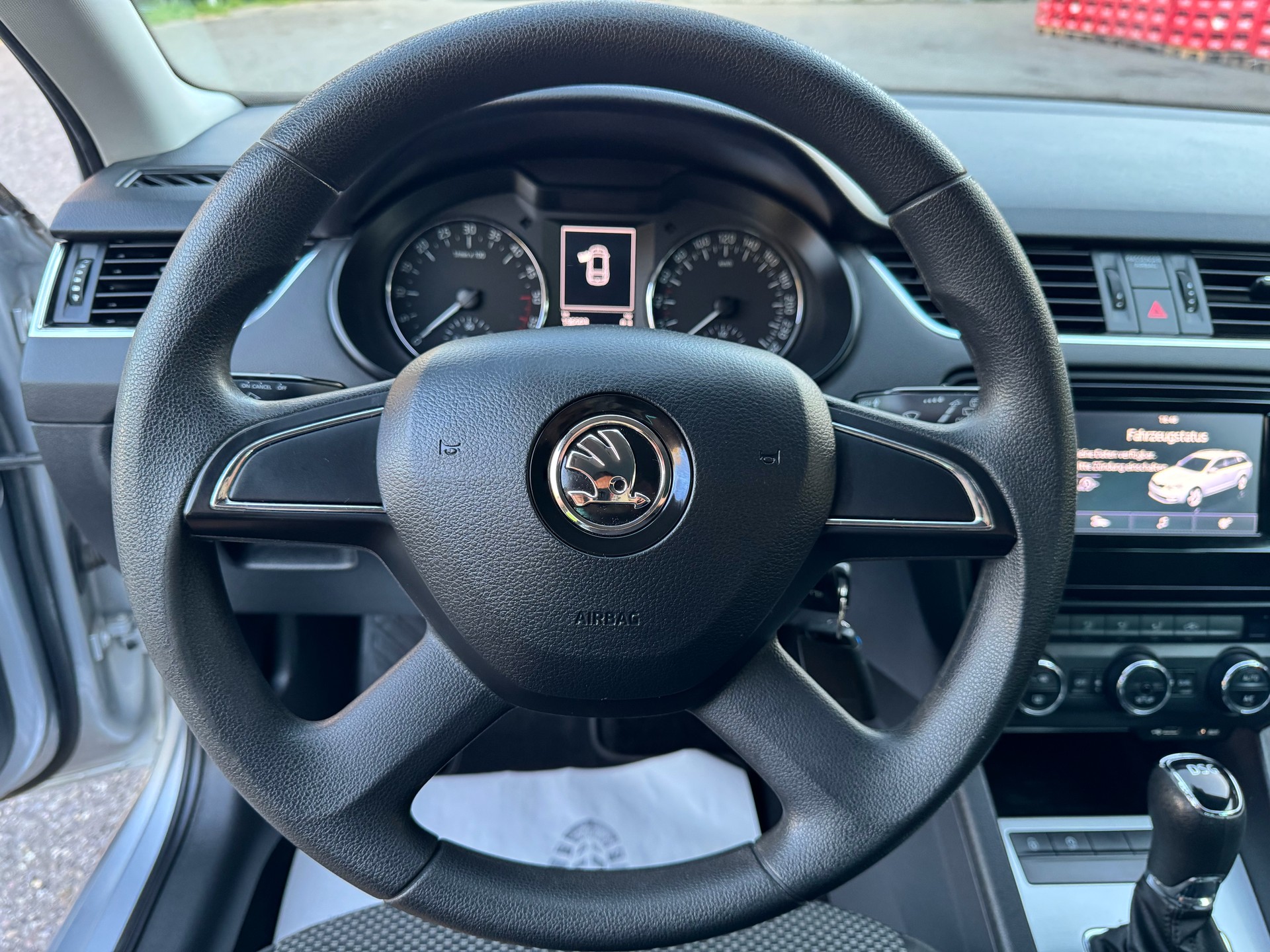 SKODA Octavia Combi 1.6 TDI Ambition DSG-image-16