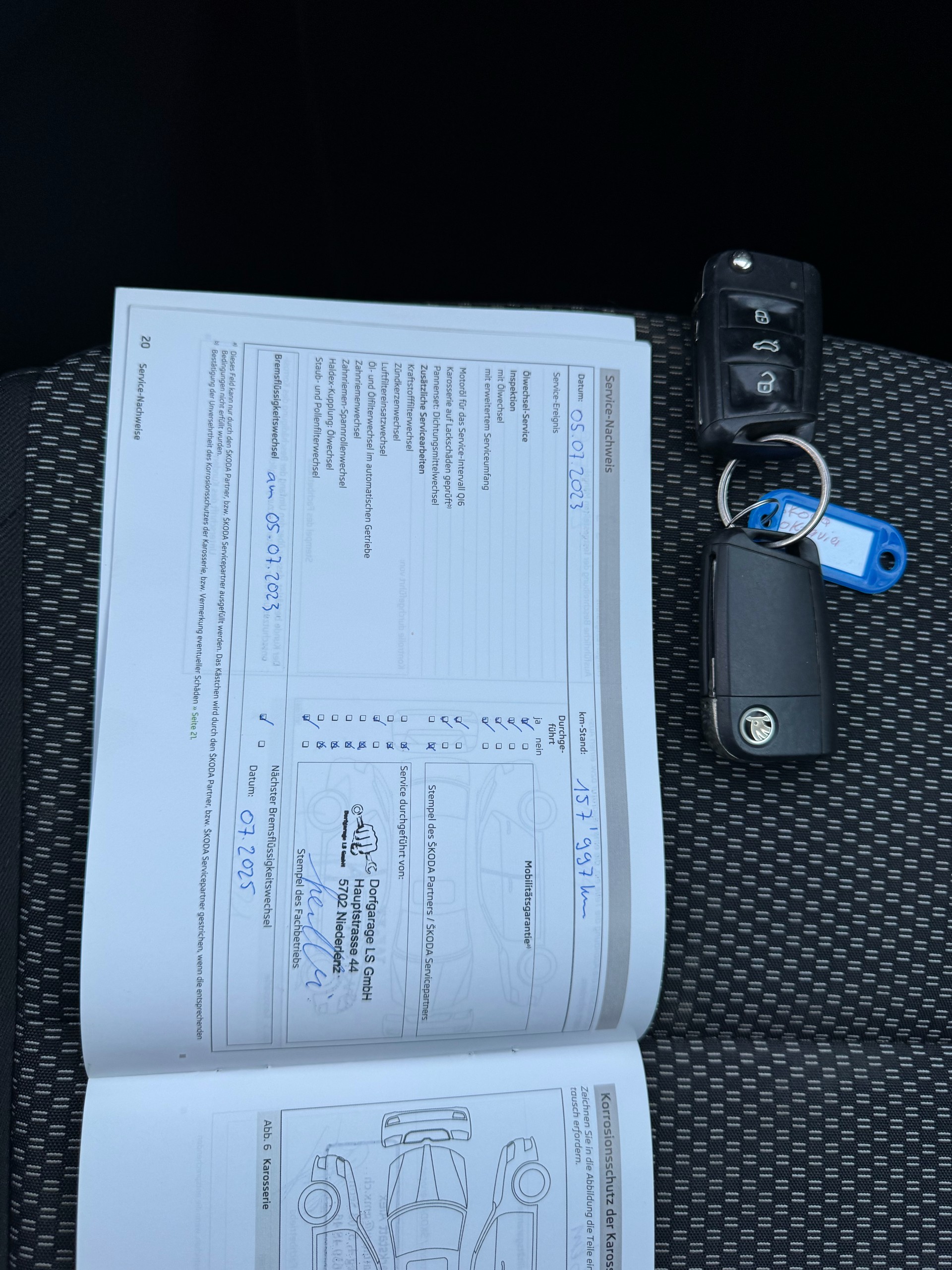SKODA Octavia Combi 1.6 TDI Ambition DSG-image-24