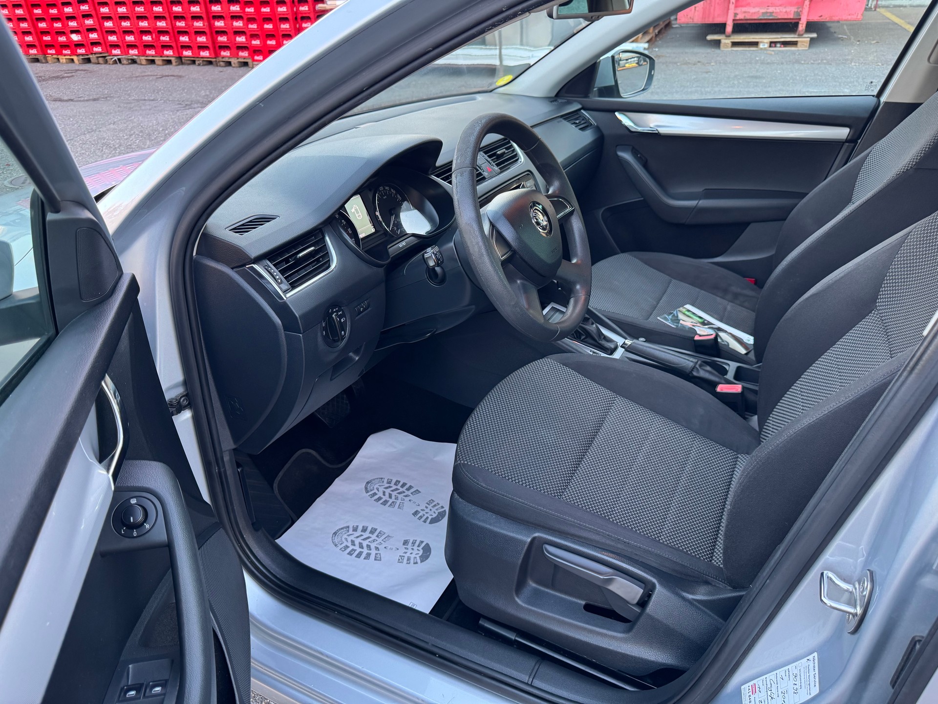 SKODA Octavia Combi 1.6 TDI Ambition DSG-image-12