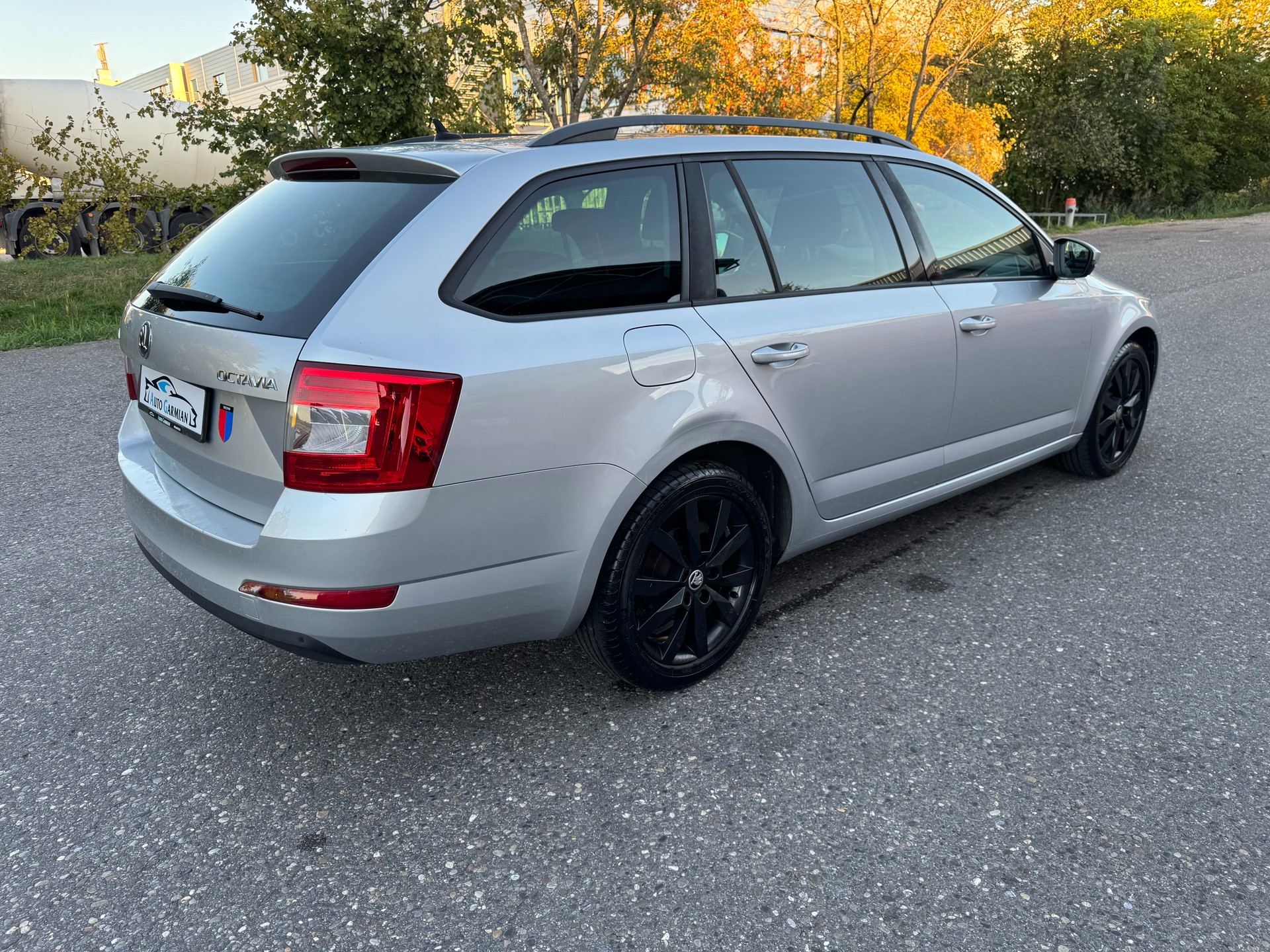 SKODA Octavia Combi 1.6 TDI Ambition DSG-image-5