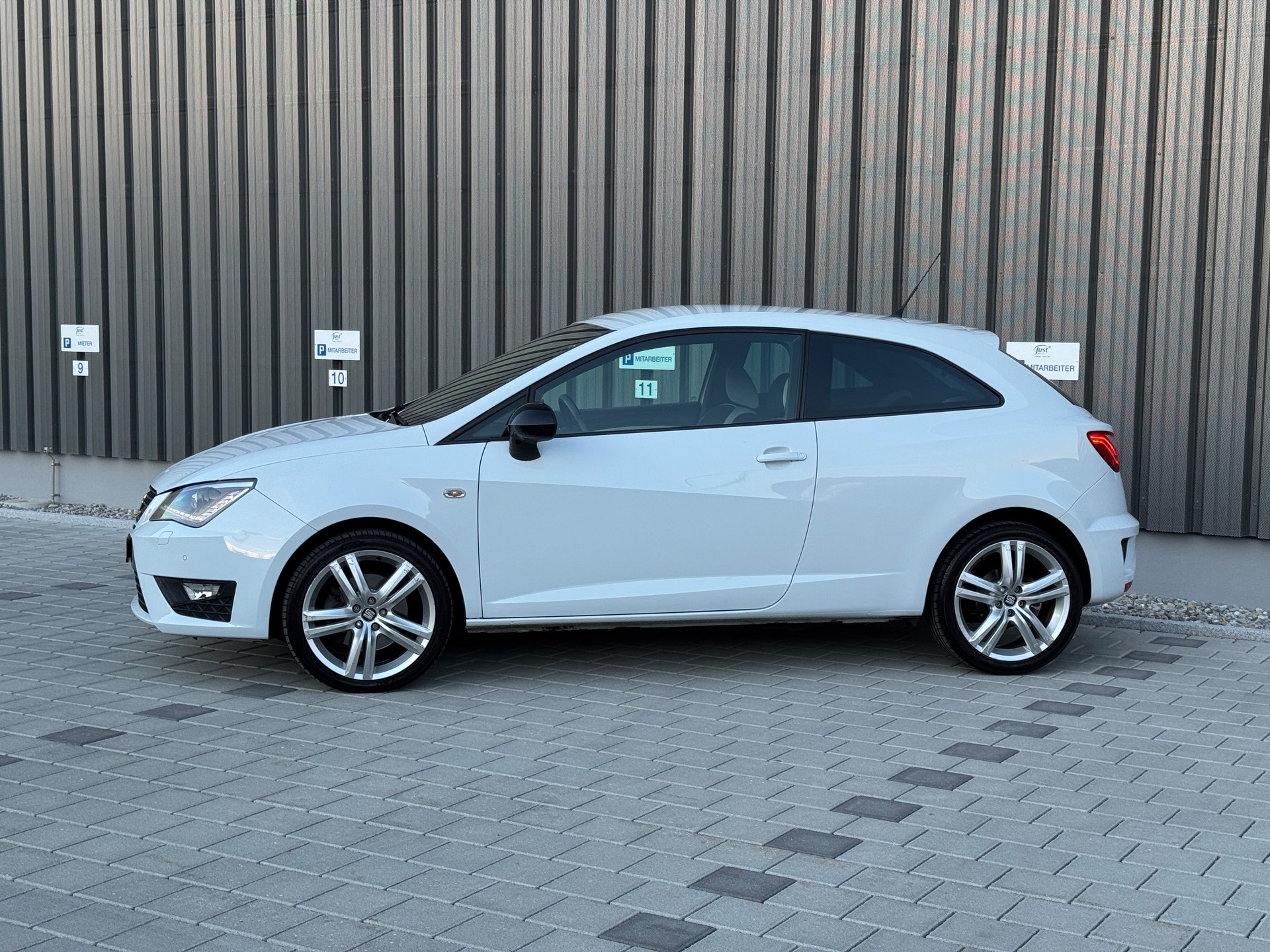 SEAT Ibiza FR 1.4 TSI Cupra DSG-image-2