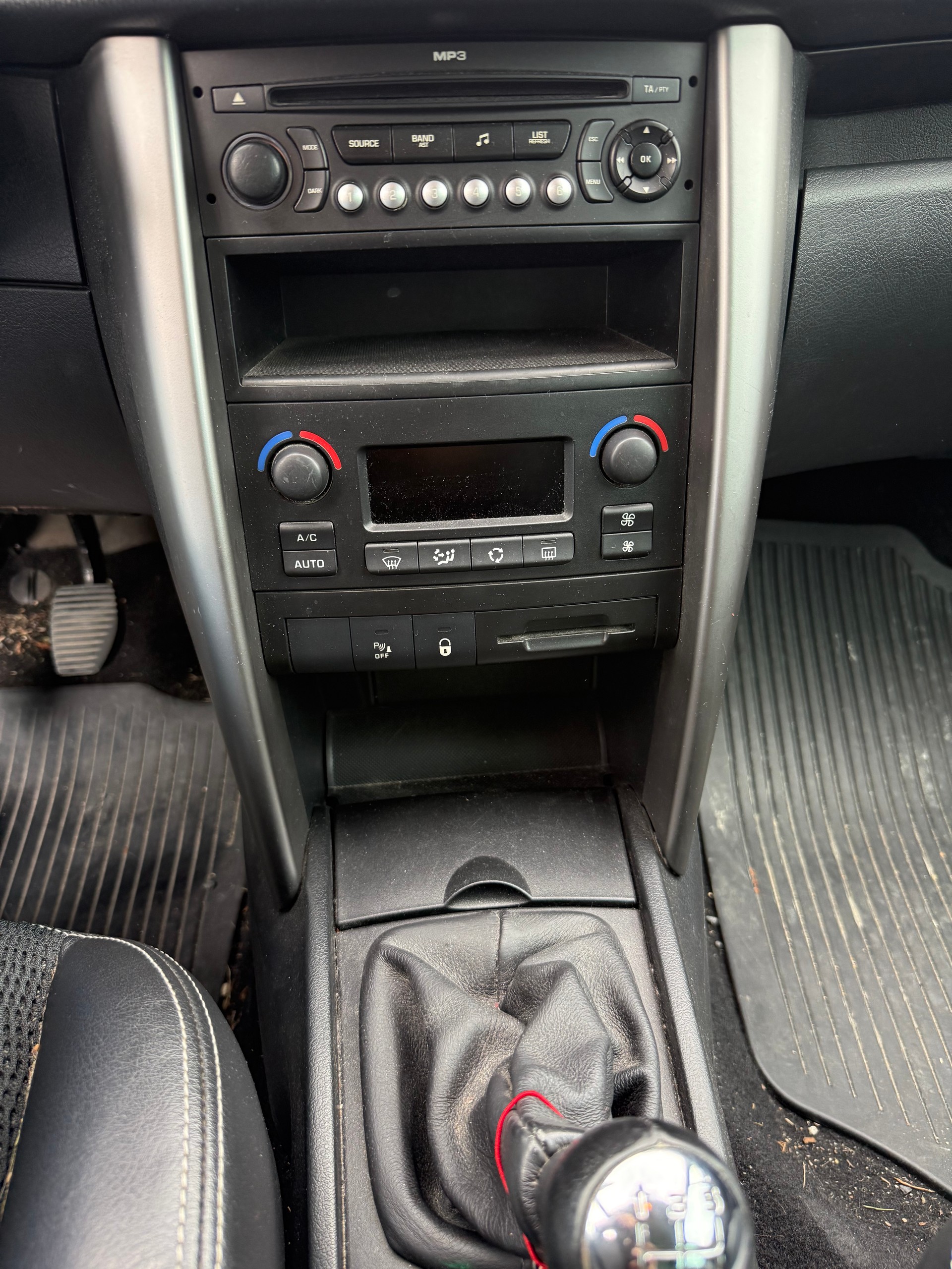 PEUGEOT 207 SW 1.6 16V Outdoor-image-8