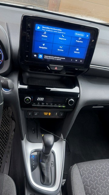 TOYOTA 1.5 VVT-i HSD Comfort AWD-i-image-3