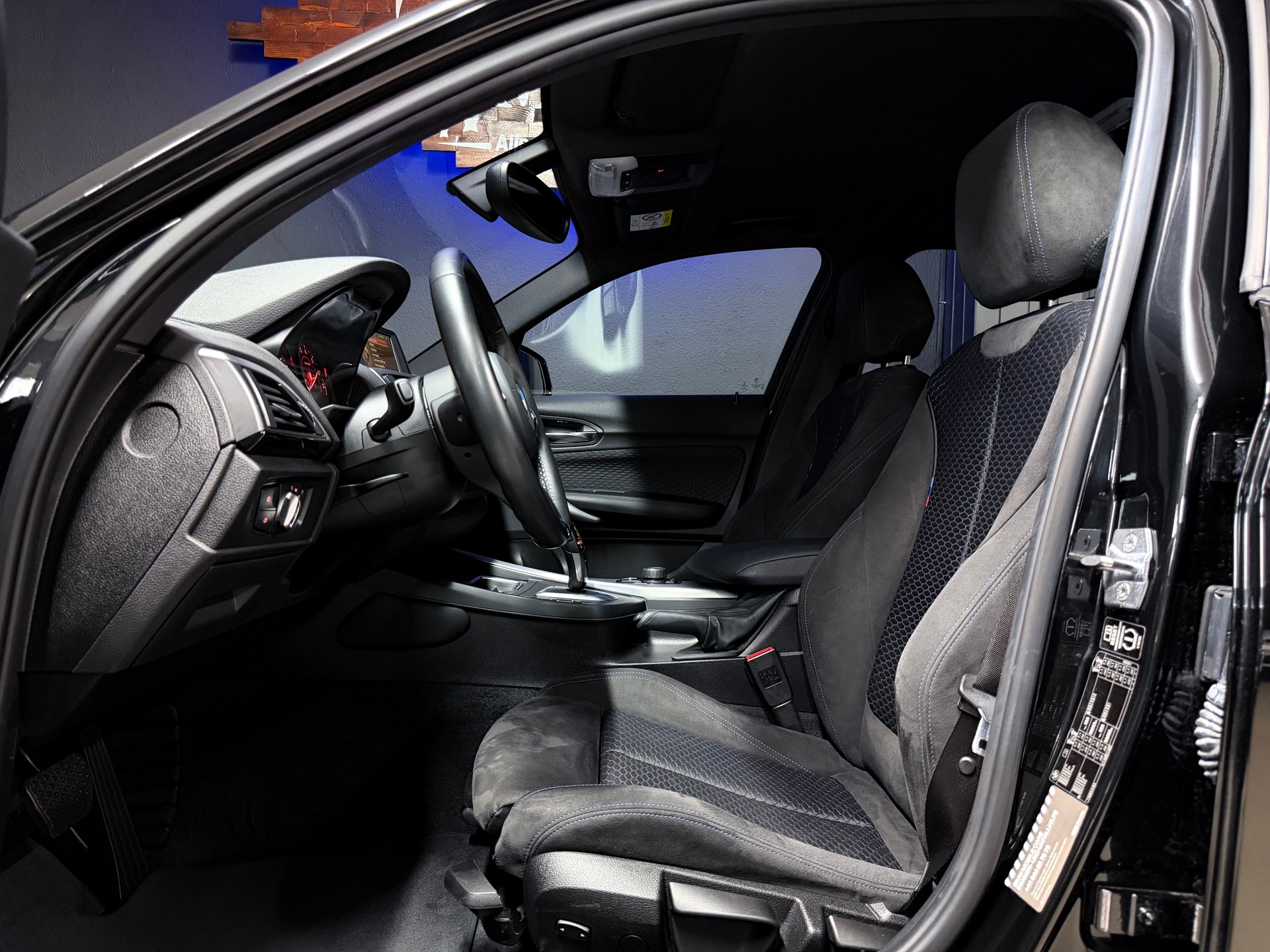 BMW 116i Sport Line Steptronic-image-7