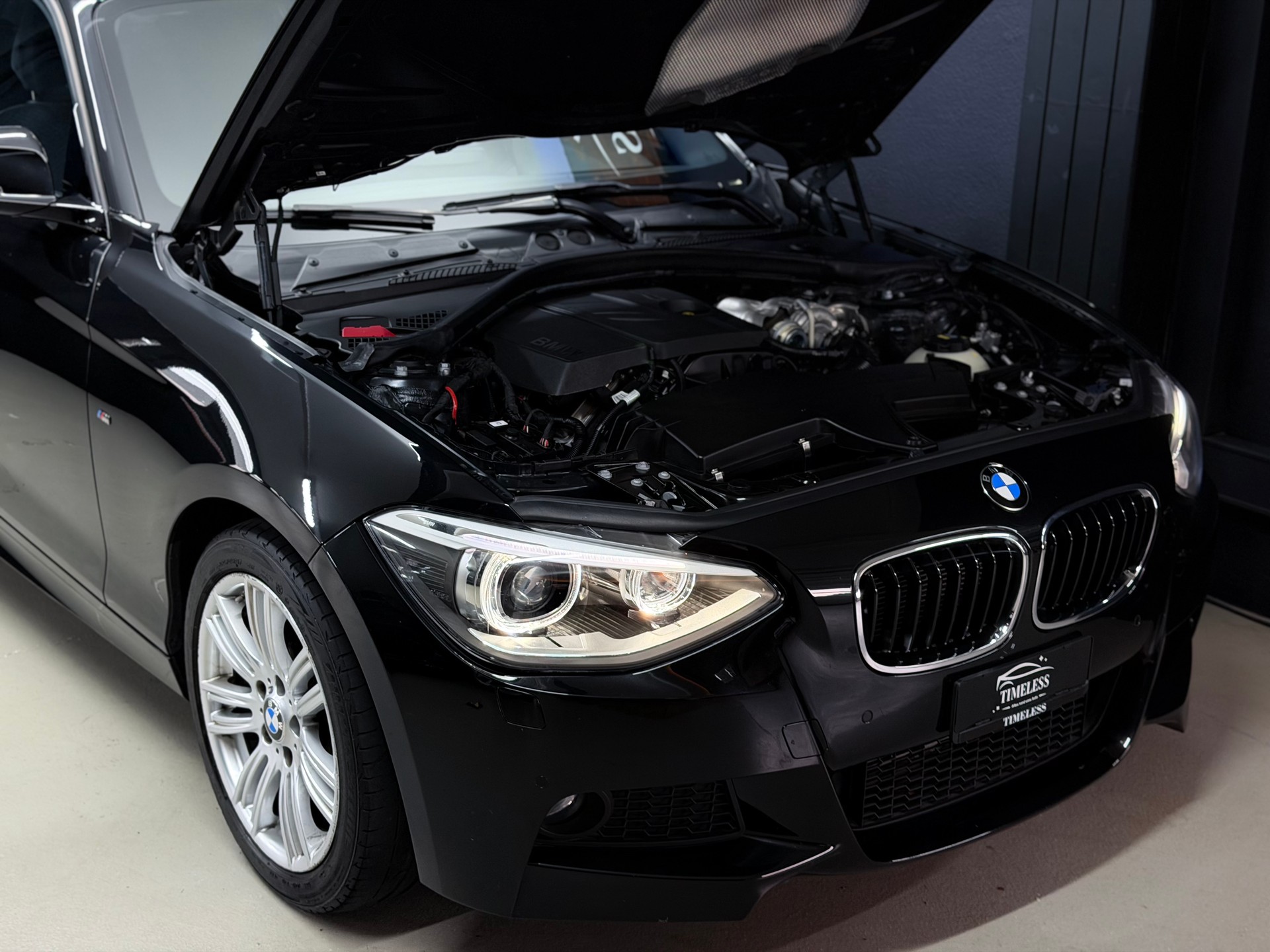 BMW 116i Sport Line Steptronic-image-2