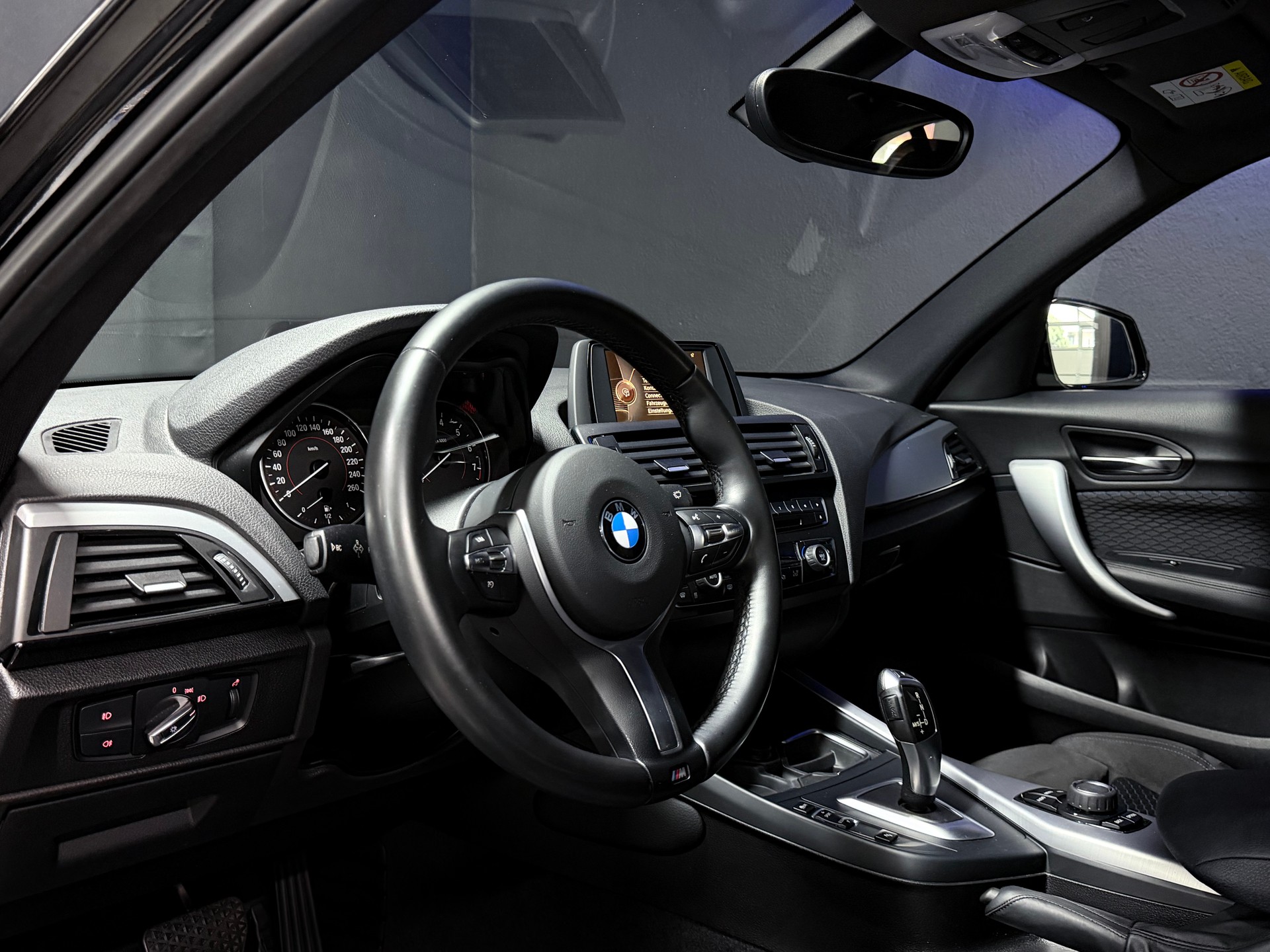 BMW 116i Sport Line Steptronic-image-8