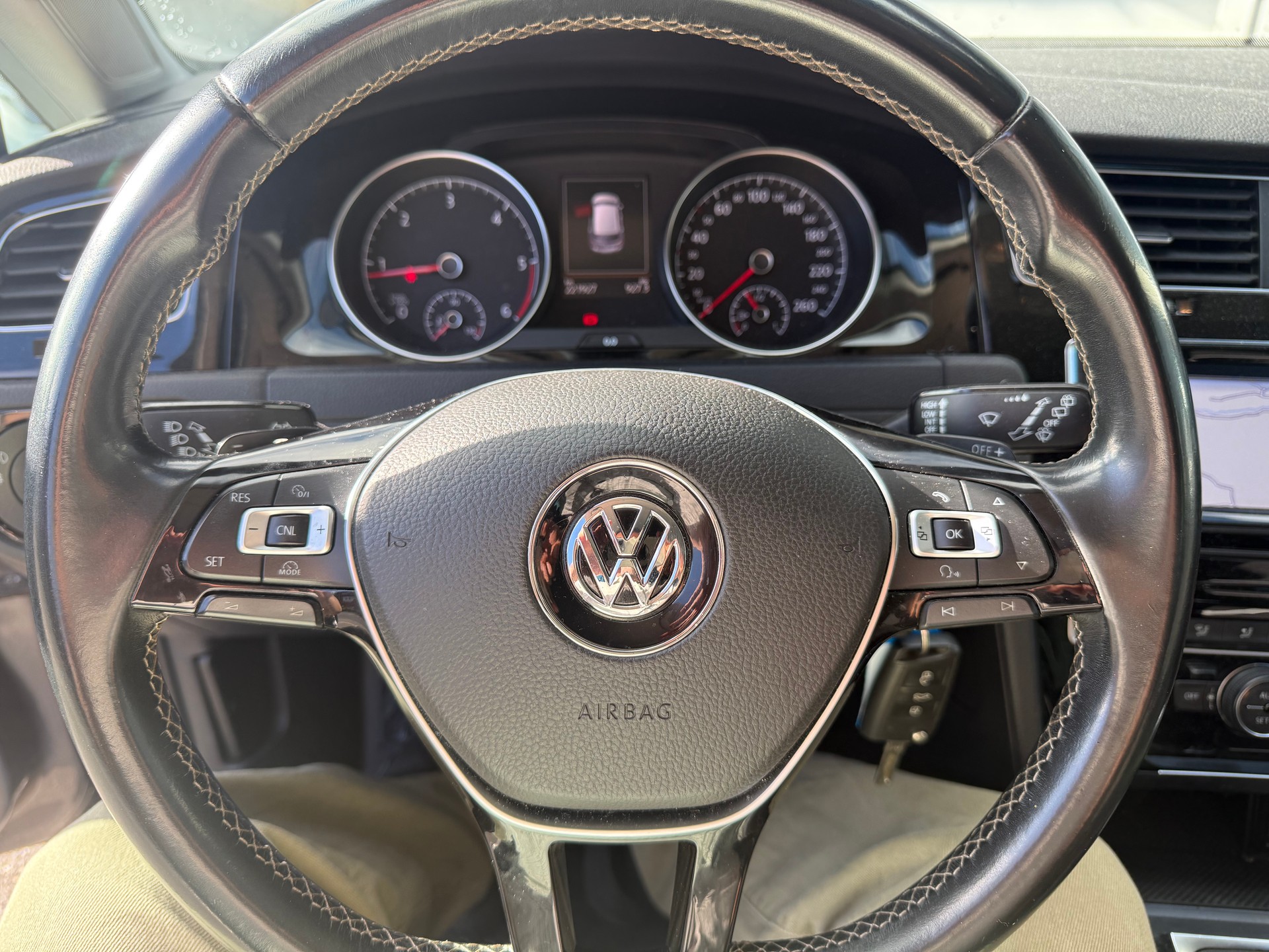 VW Golf Variant 1.6 TDI BMT Comfortline DSG-image-13