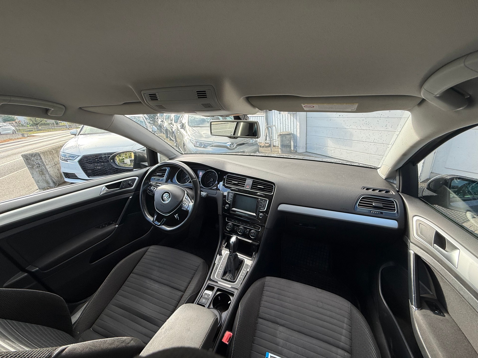VW Golf Variant 1.6 TDI BMT Comfortline DSG-image-7
