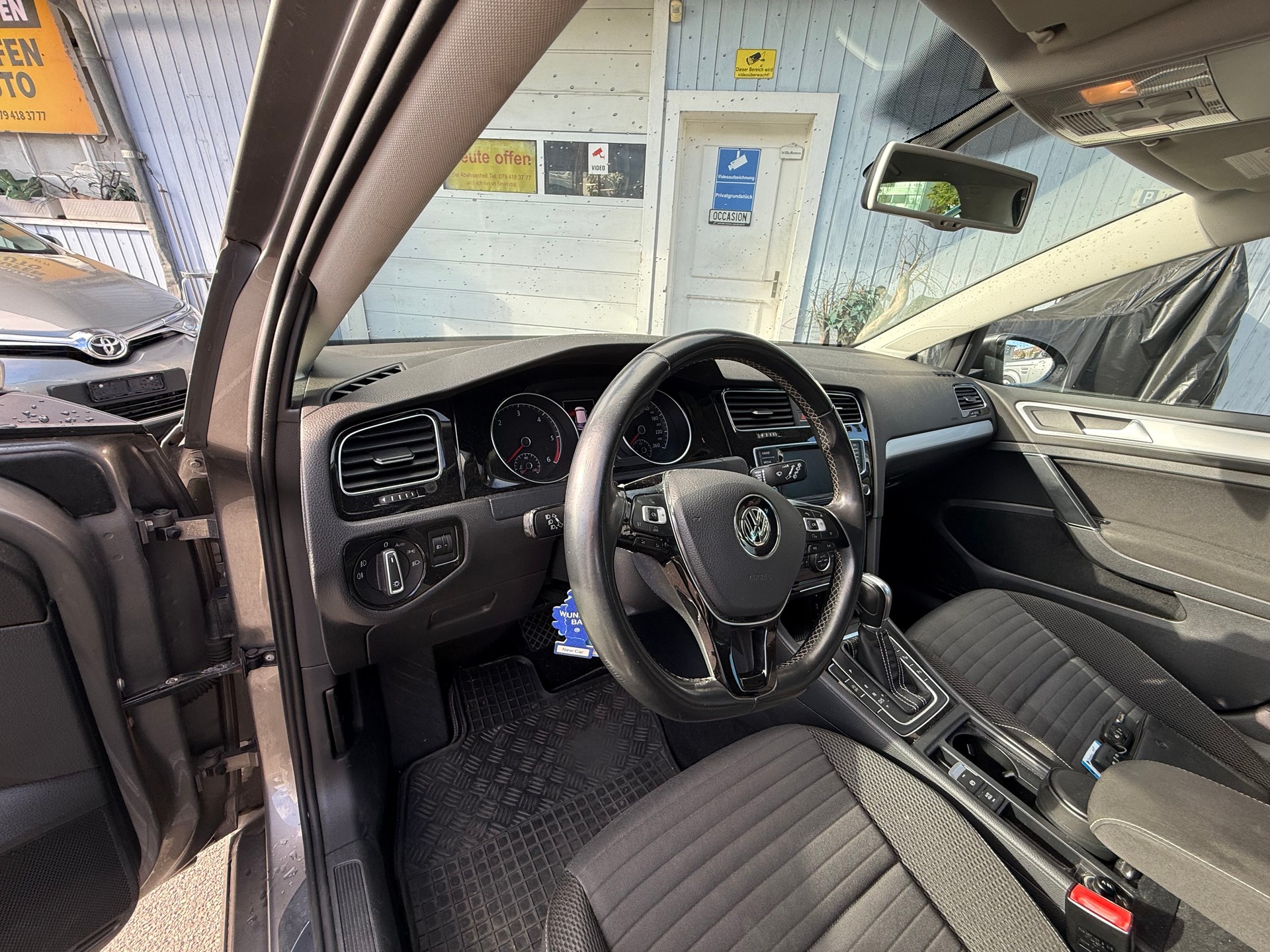 VW Golf Variant 1.6 TDI BMT Comfortline DSG-image-11