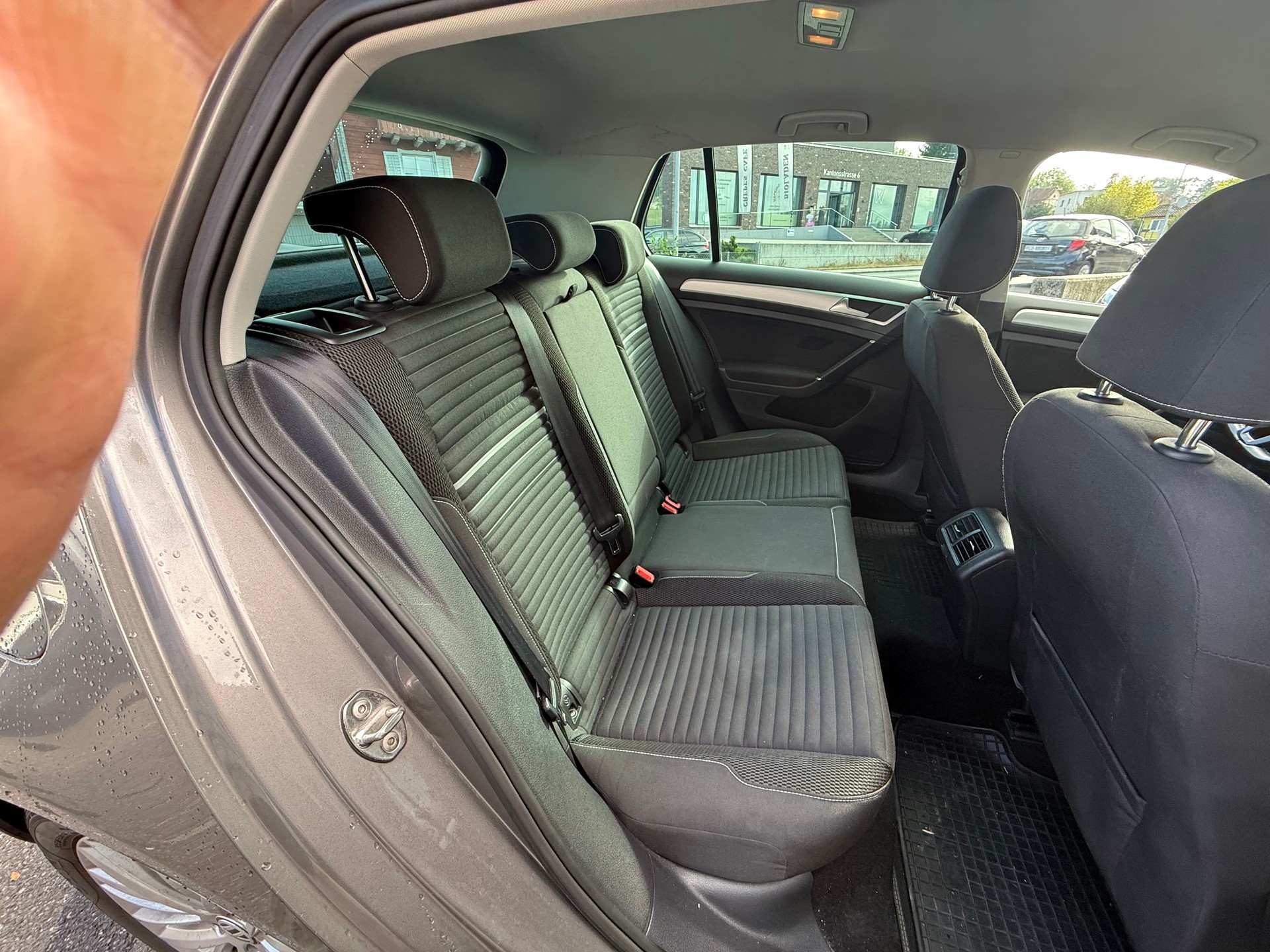 VW Golf Variant 1.6 TDI BMT Comfortline DSG-image-6