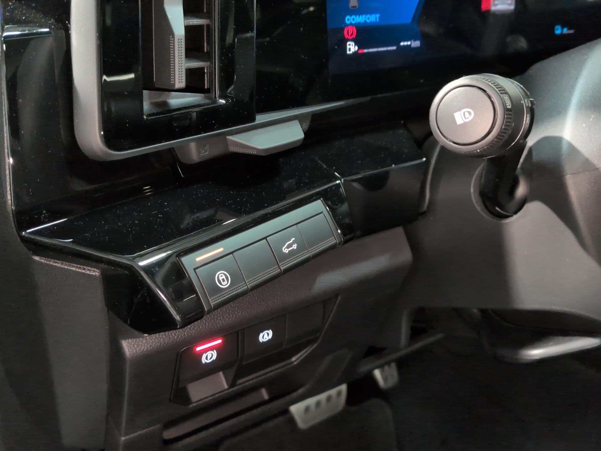 RENAULT Austral 1.2 HEV 200 esprit Alpine A-image-17