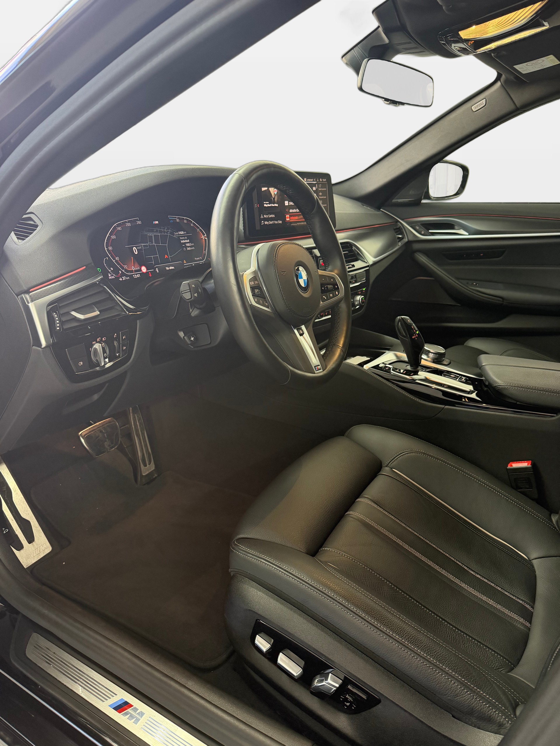 BMW 520d xDrive 48V Touring Pure M Sport Edition-image-5